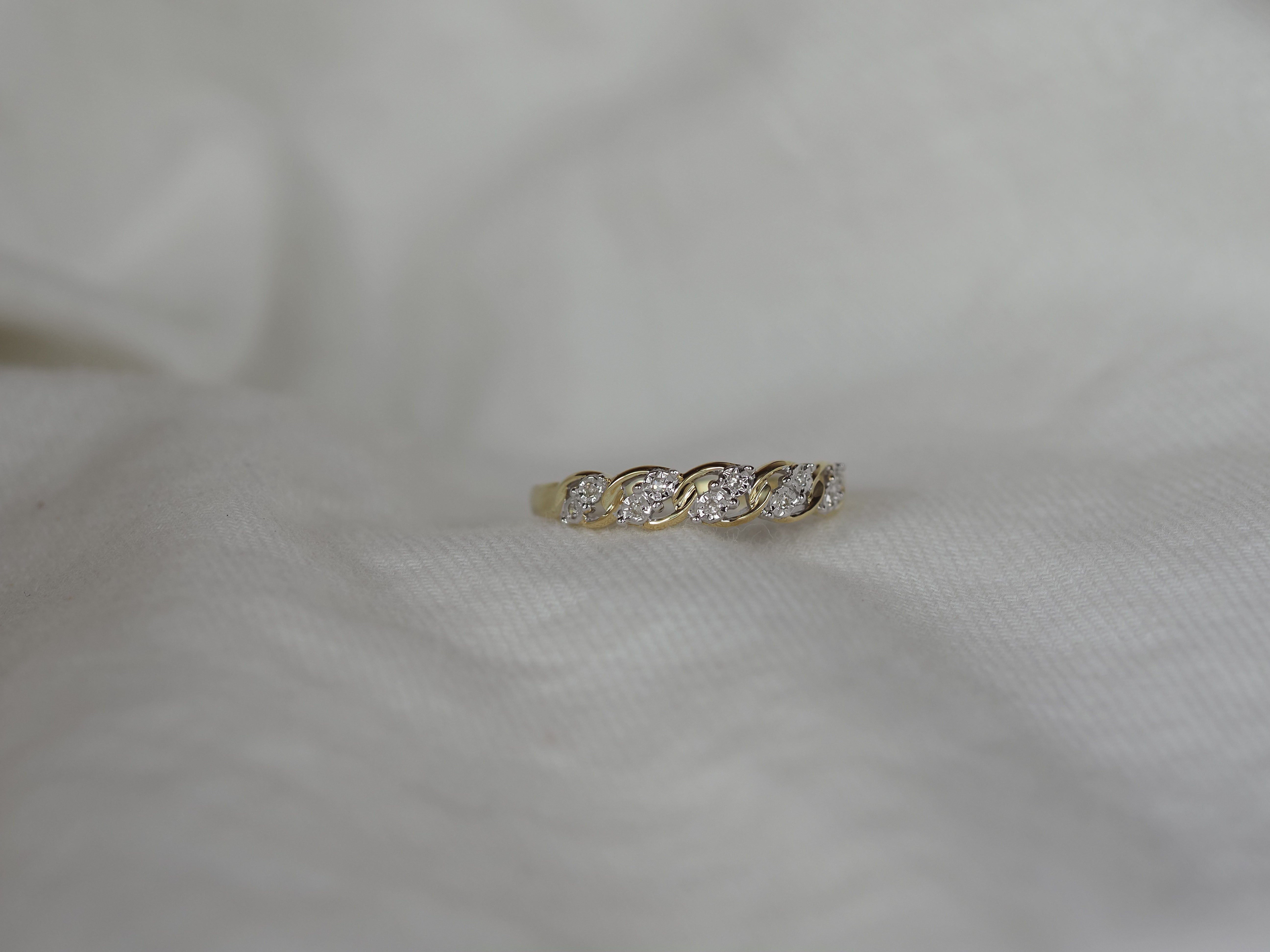 9ct Yellow and White Gold Diamond Ring, 0.033ct total