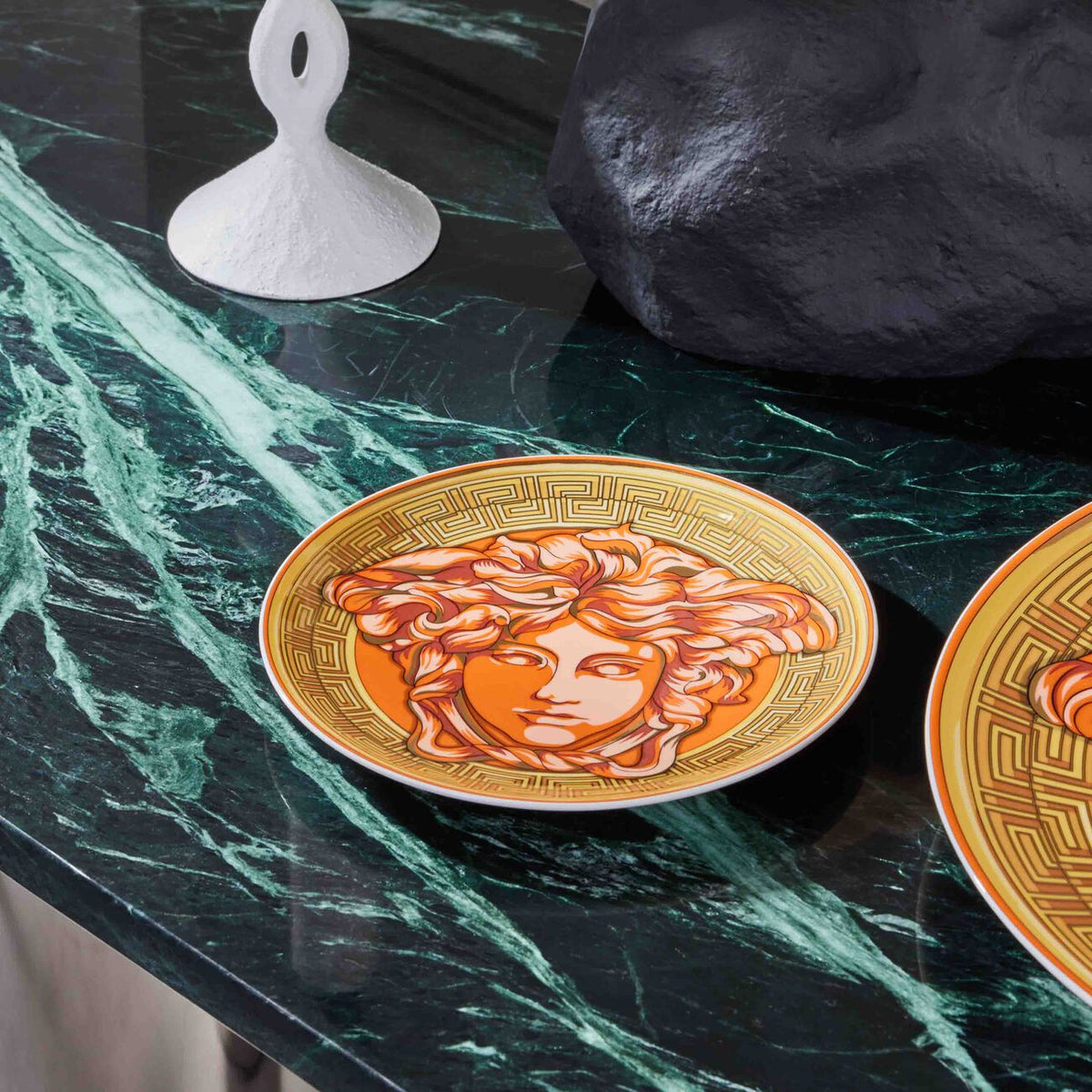 Versace Medusa Amplified Coin Plate 17 cm - Orange – view 3