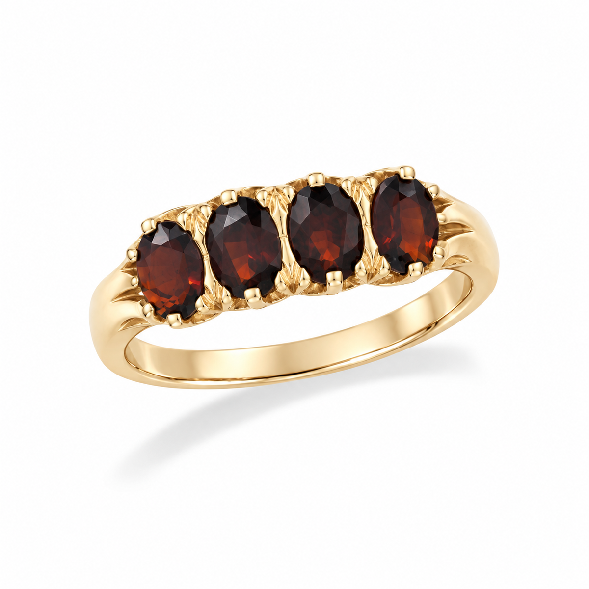 9ct Yellow Gold Vintage Style Garnet Ring