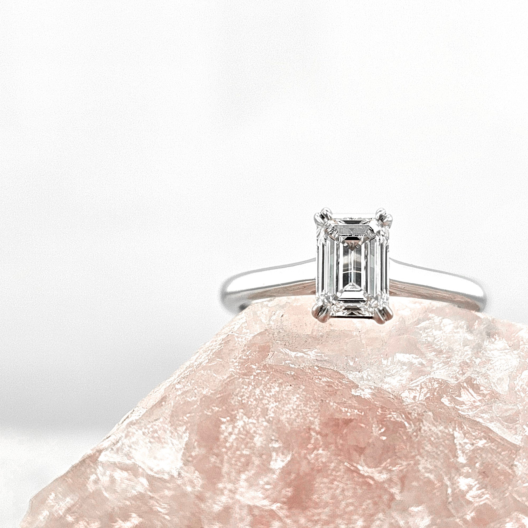 18ct White Gold Vero Lab-Grown Emerald cut Diamond ring, 1.02ct Centre