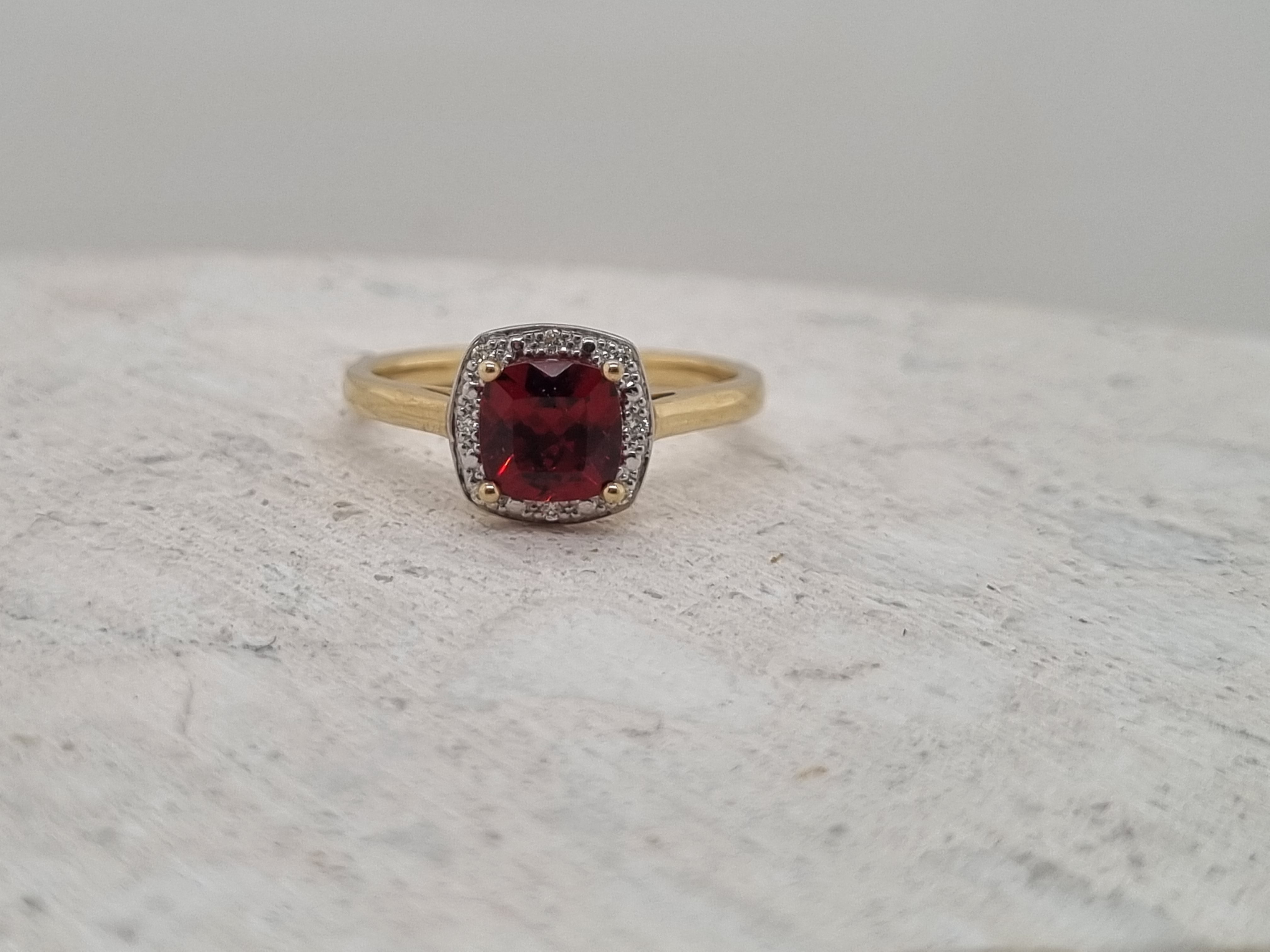 9ct Yellow Gold Garnet and Diamond ring