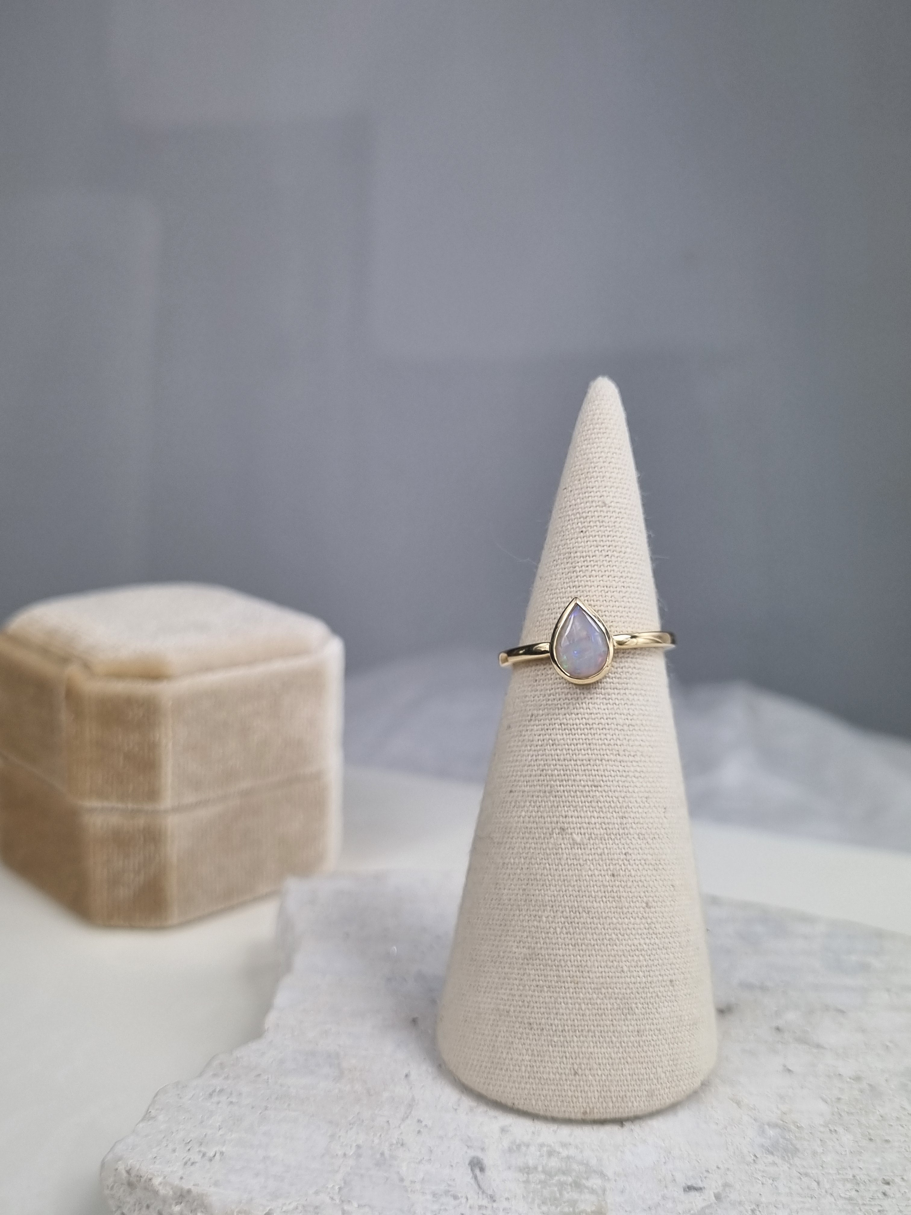 9ct Yellow Gold Pear Opal ring