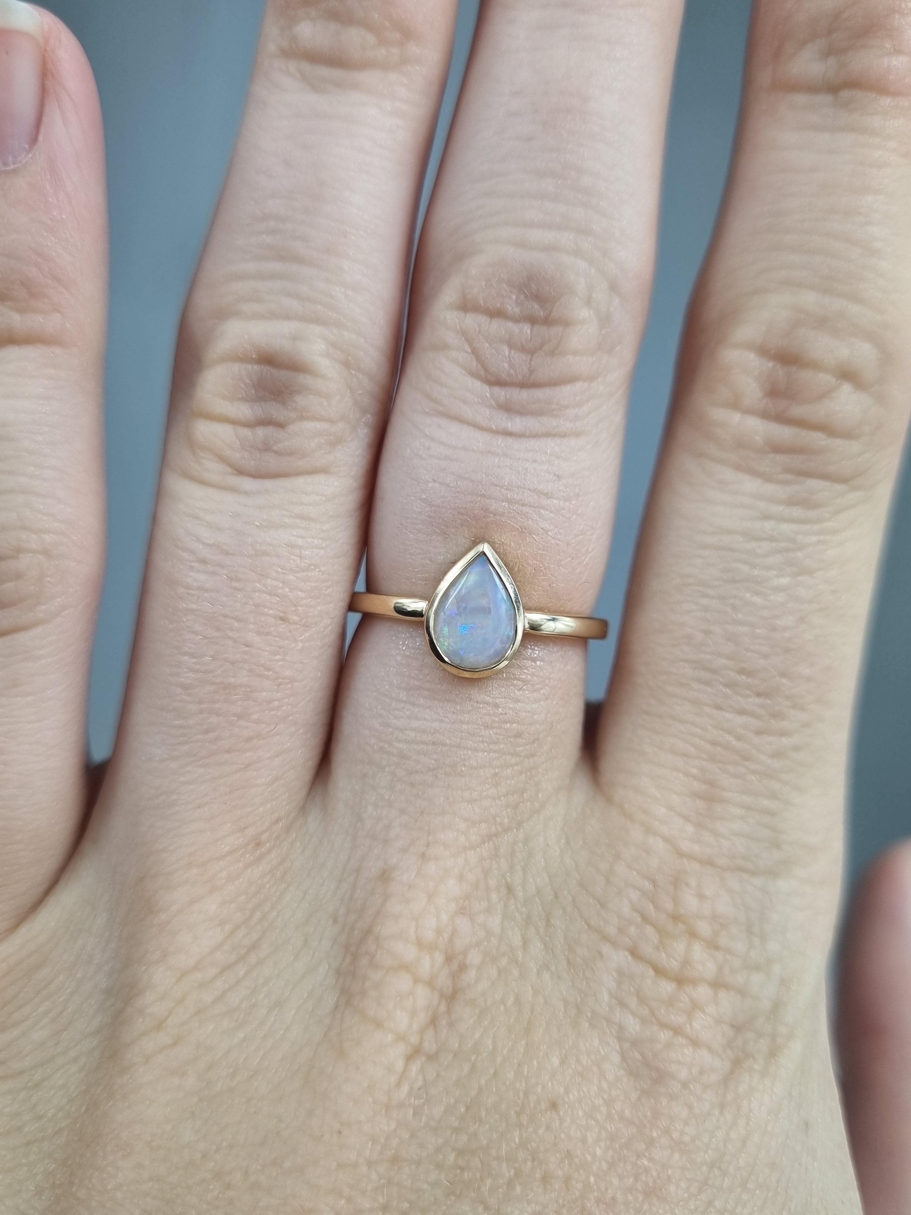 9ct Yellow Gold Pear Opal ring