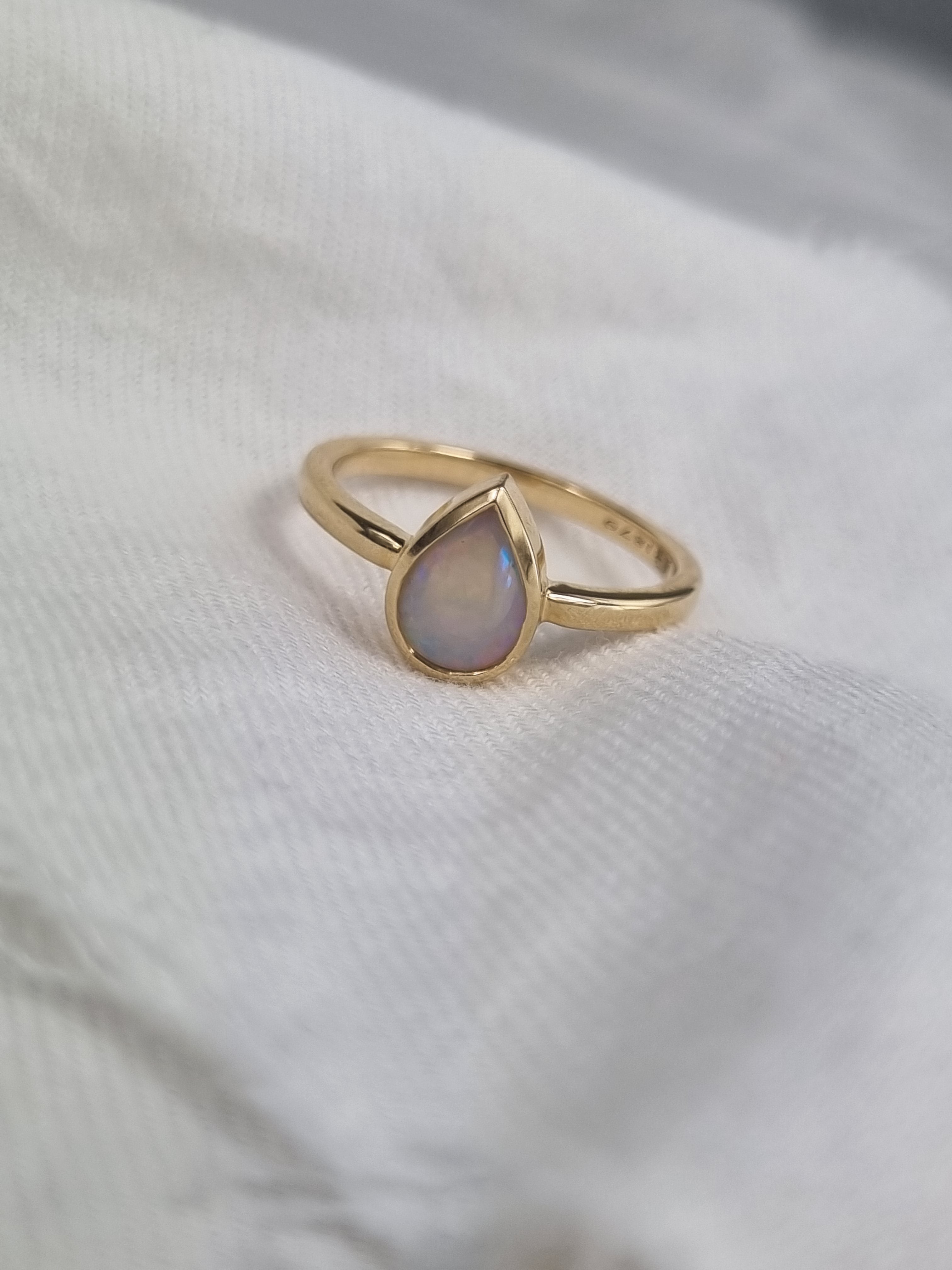 9ct Yellow Gold Pear Opal ring