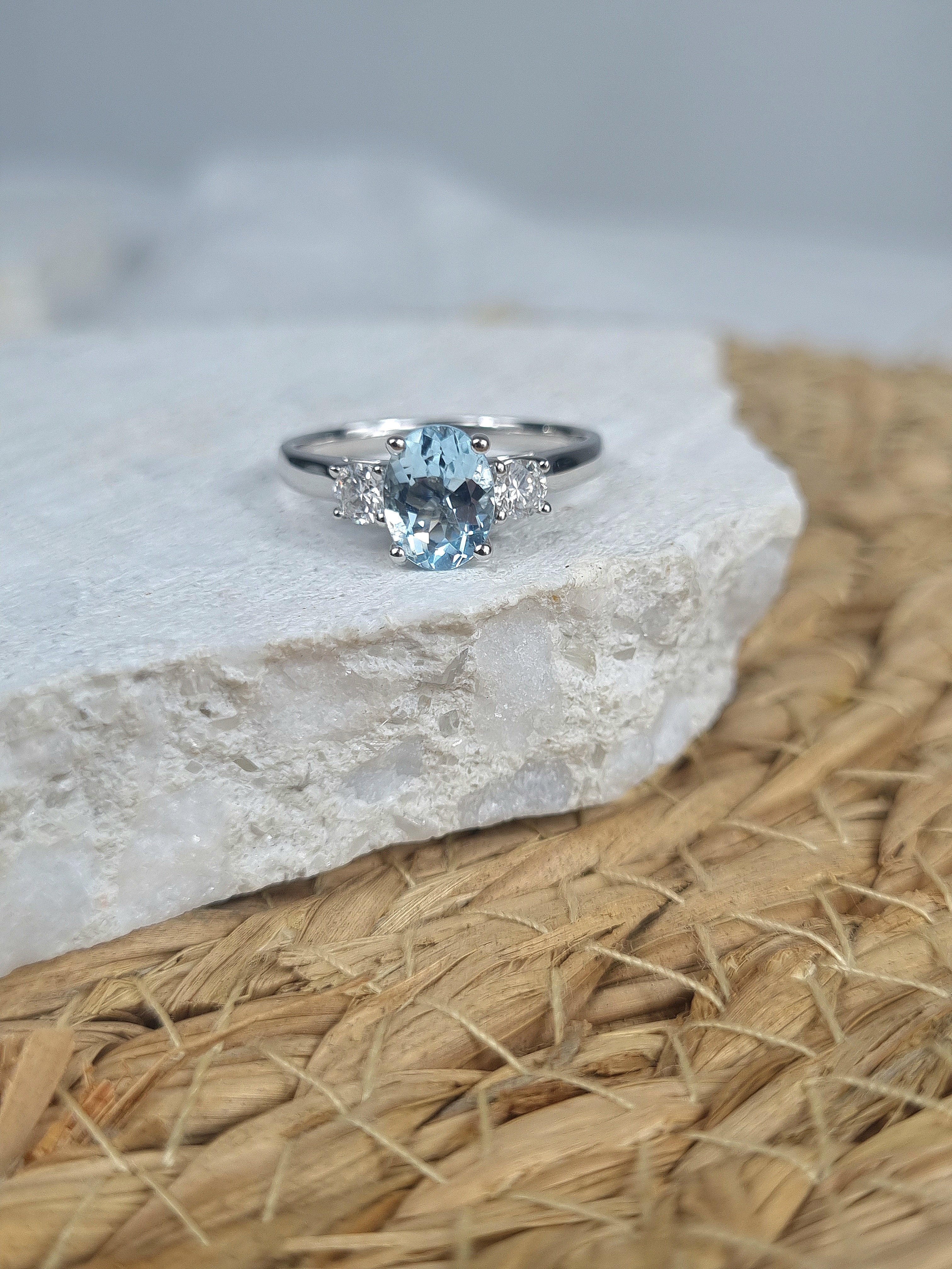 18ct White Gold Aquamarine and Diamond dress ring