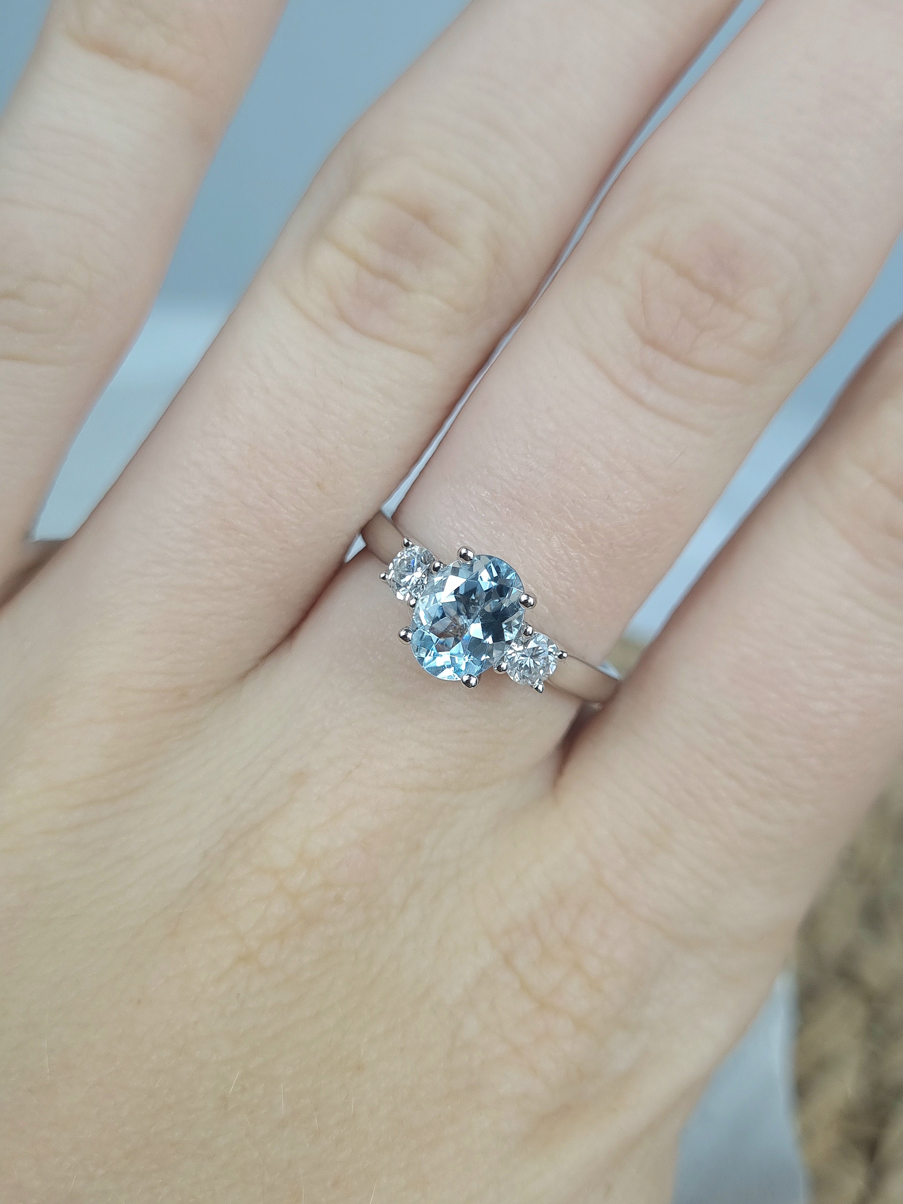 18ct White Gold Aquamarine and Diamond dress ring