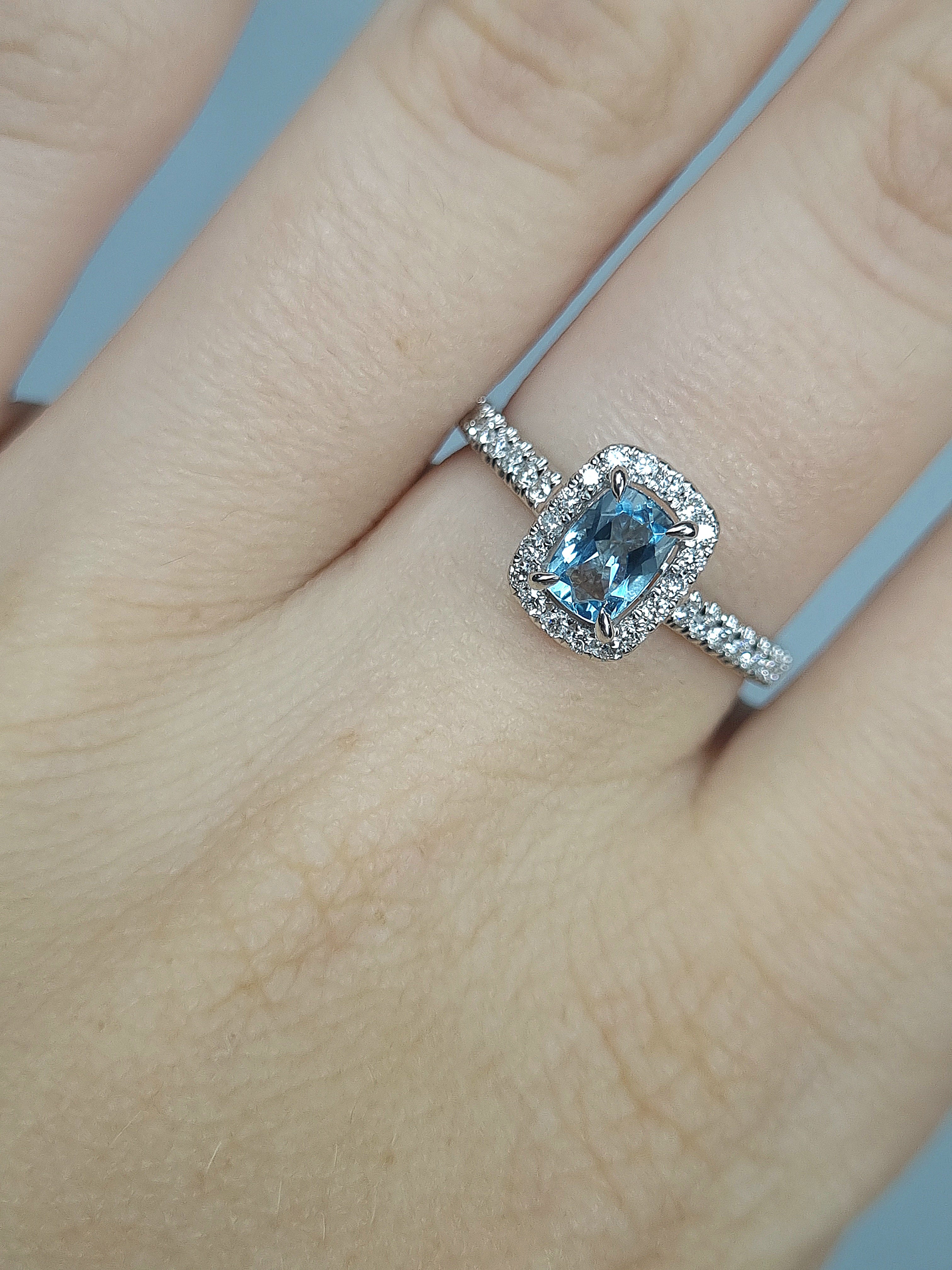 18ct White Gold Aquamarine and Diamond ring