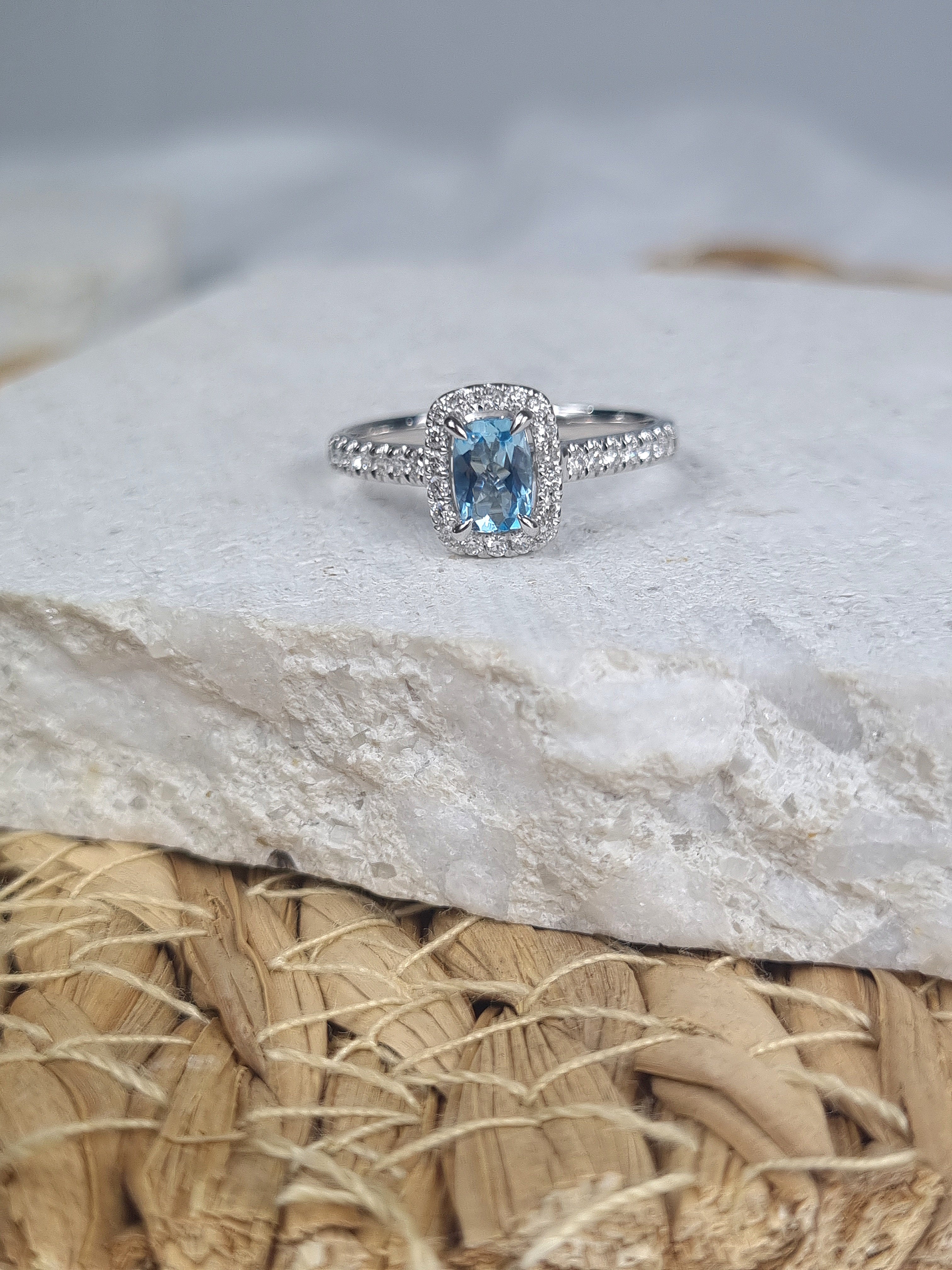 18ct White Gold Aquamarine and Diamond ring
