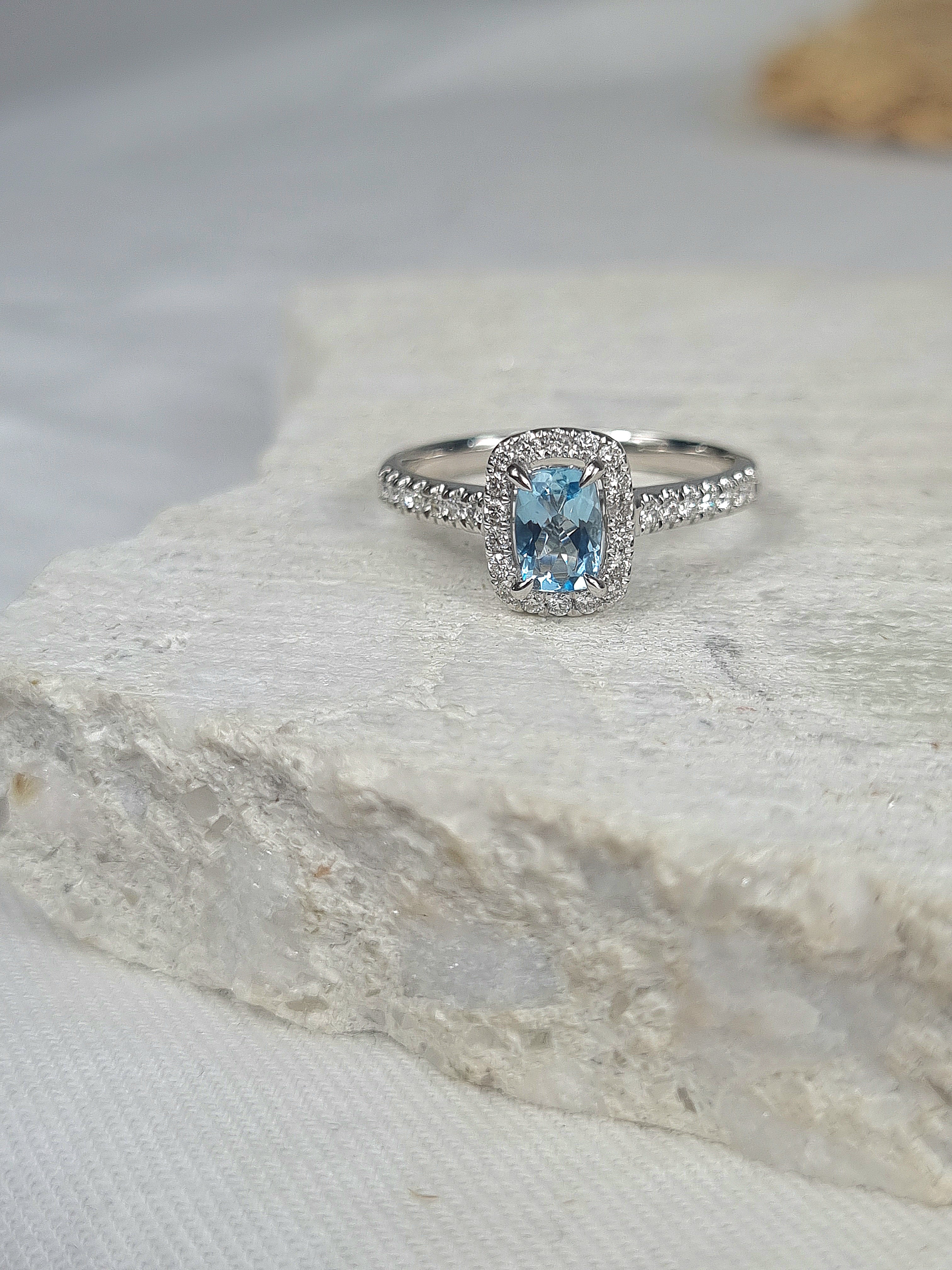 18ct White Gold Aquamarine and Diamond ring