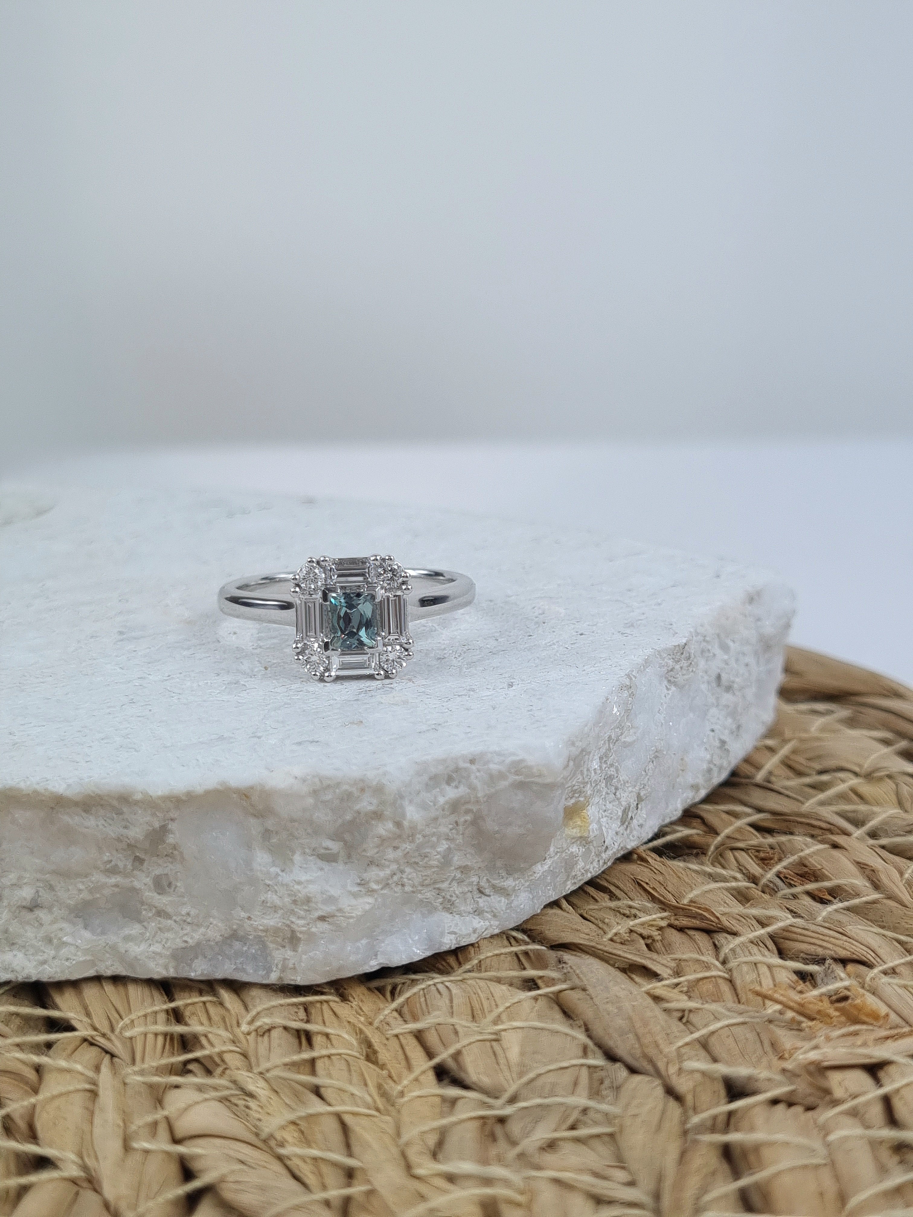 18ct White Gold Alexandrite and Diamond ring, 0.39ct centre