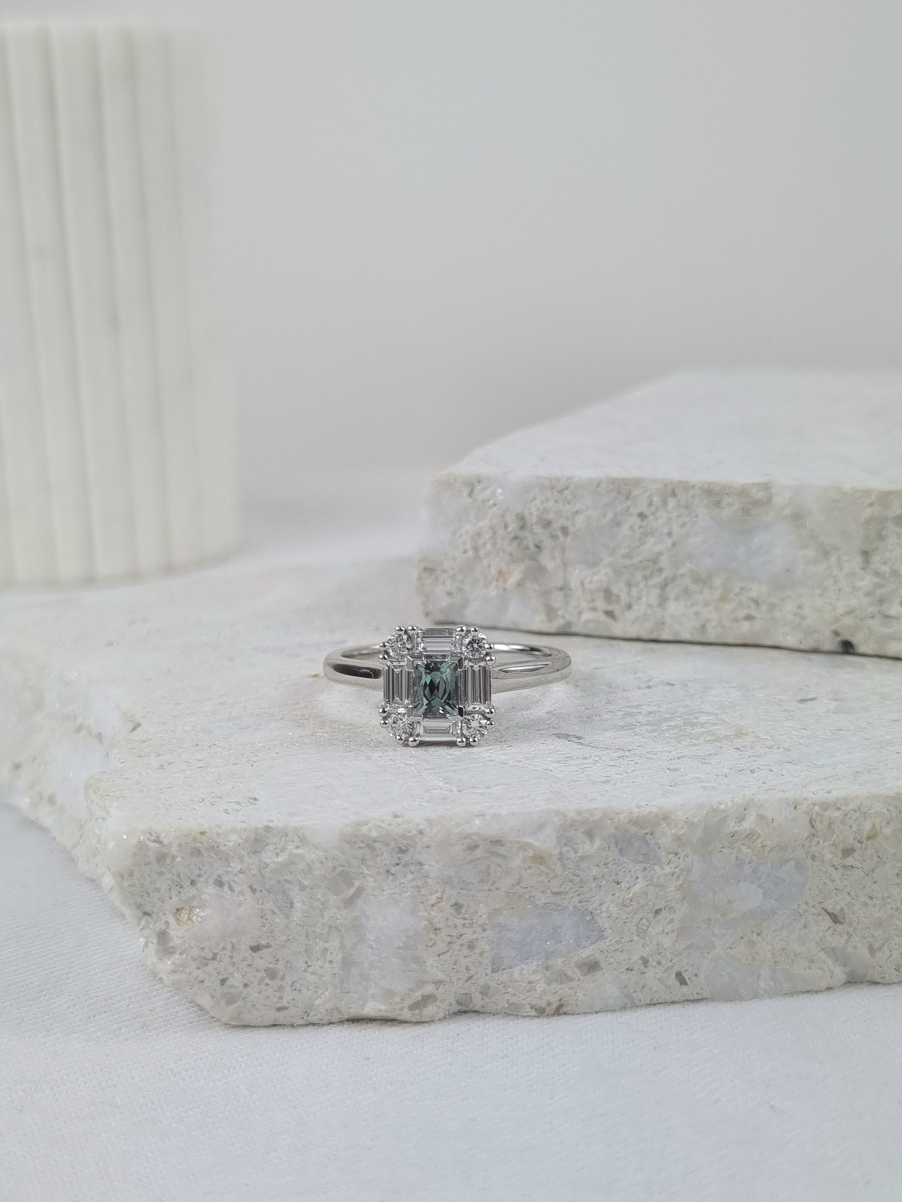 18ct White Gold Alexandrite and Diamond ring, 0.39ct centre