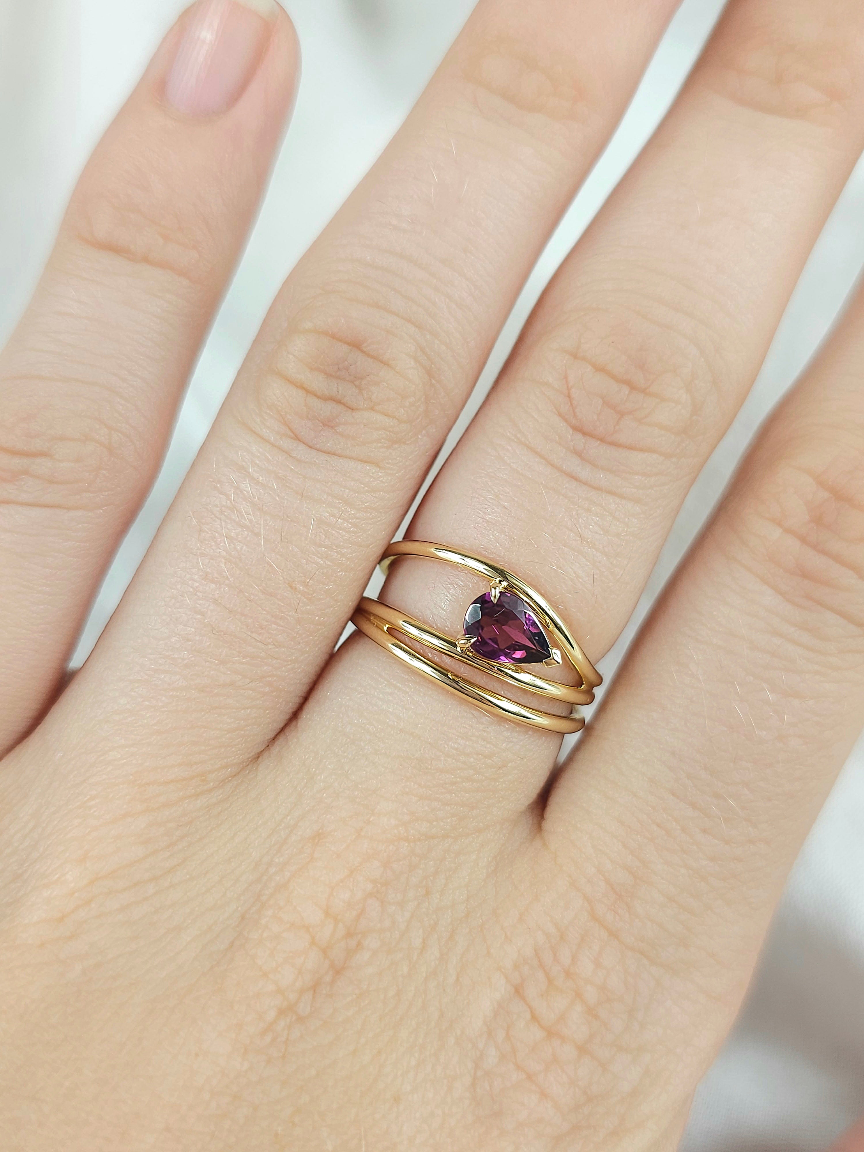 9ct Yellow Gold Rhodolite Garnet ring