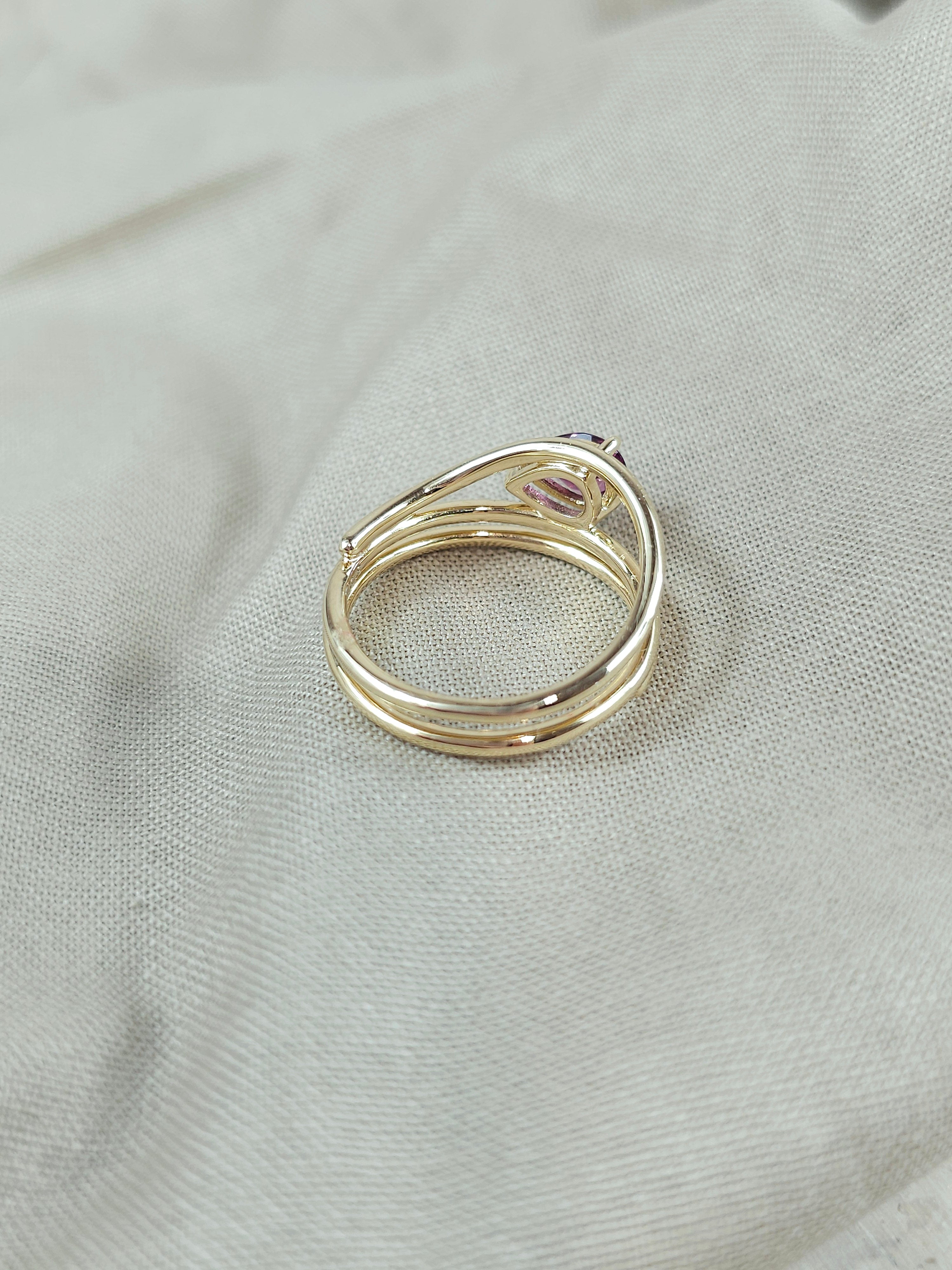 9ct Yellow Gold Rhodolite Garnet ring