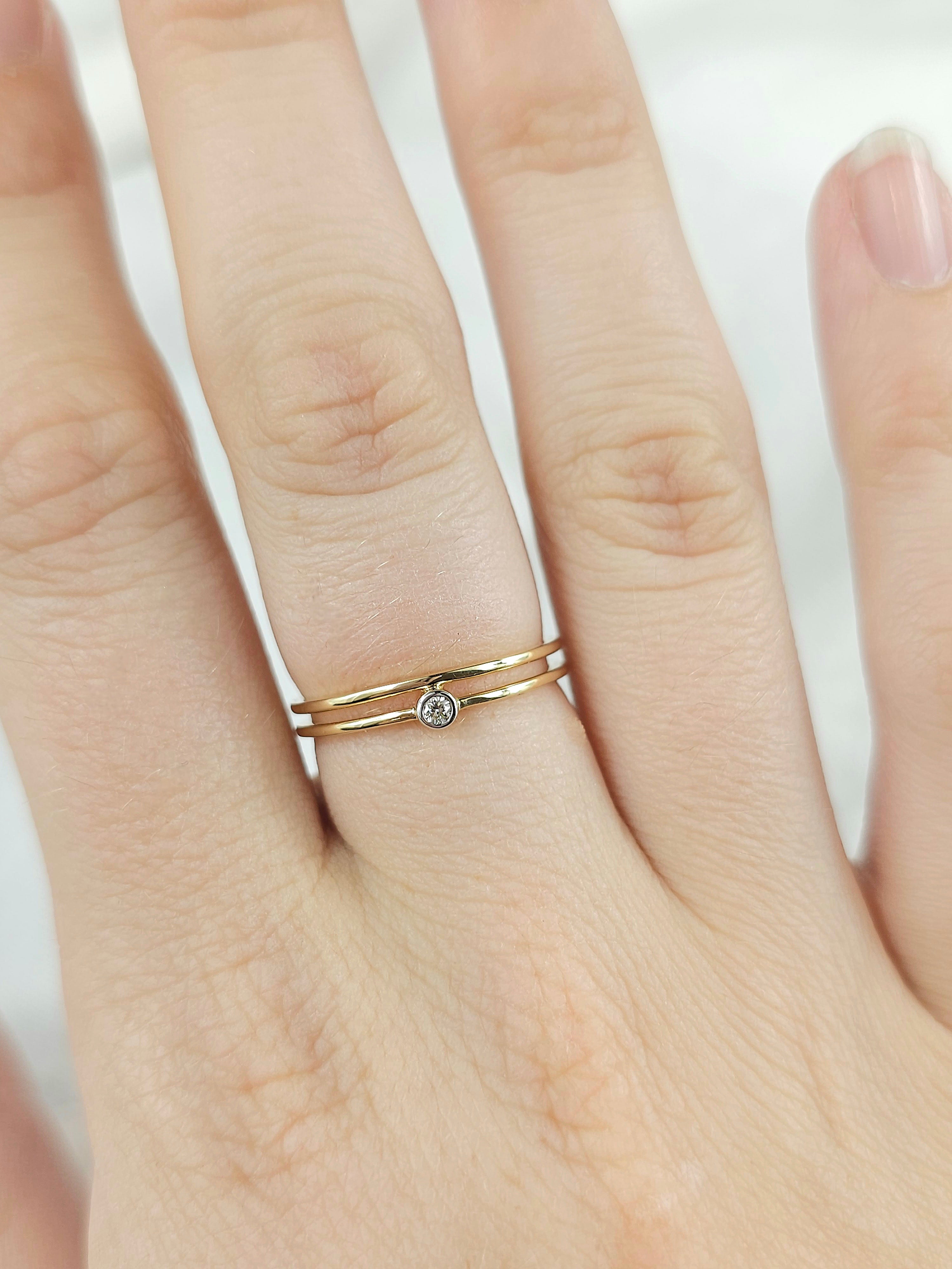 9ct Yellow Gold Diamond ring