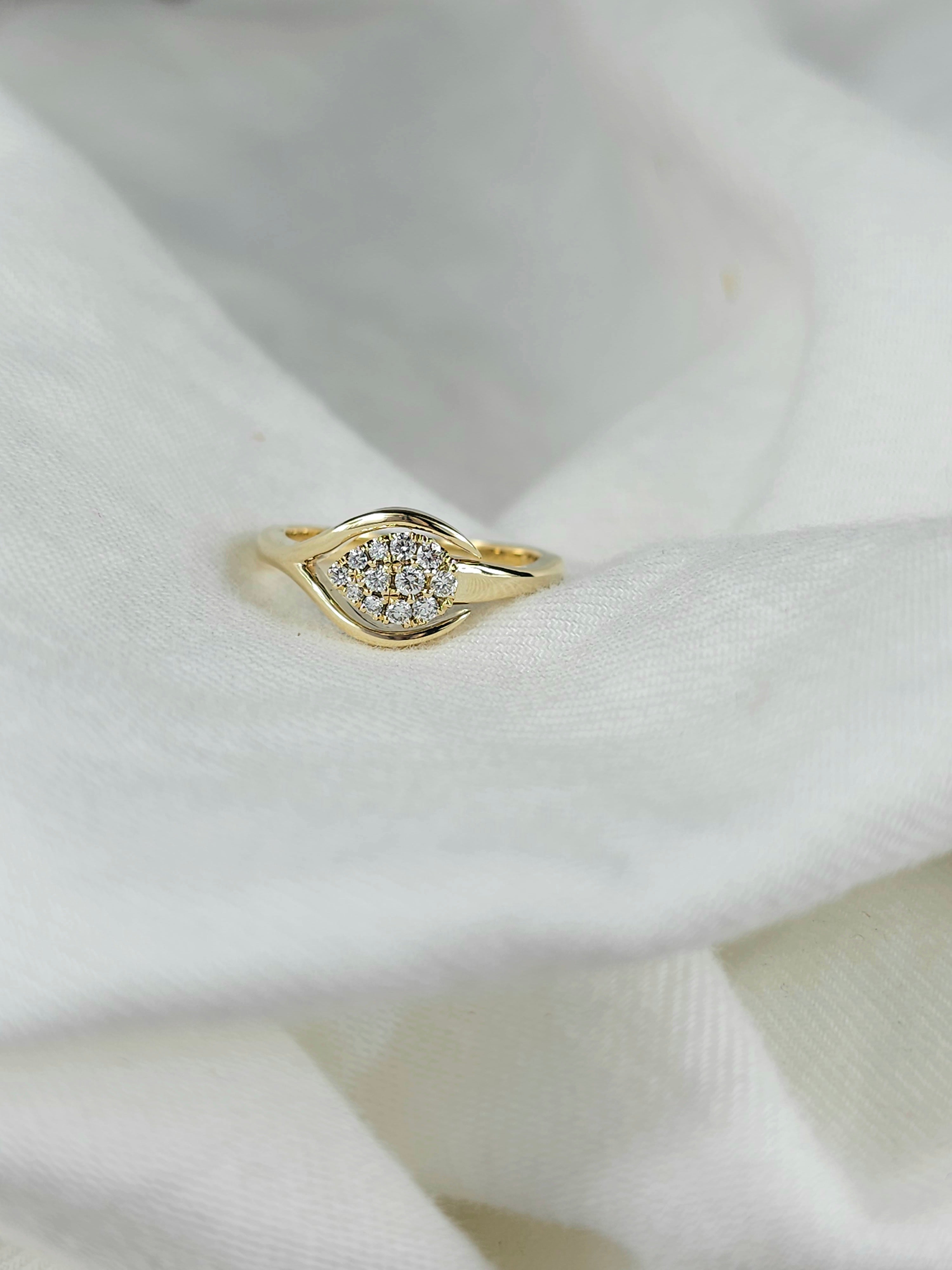 Ellendale 9 carat Yellow Gold Argyle White diamond ring, 0.18 carat total.