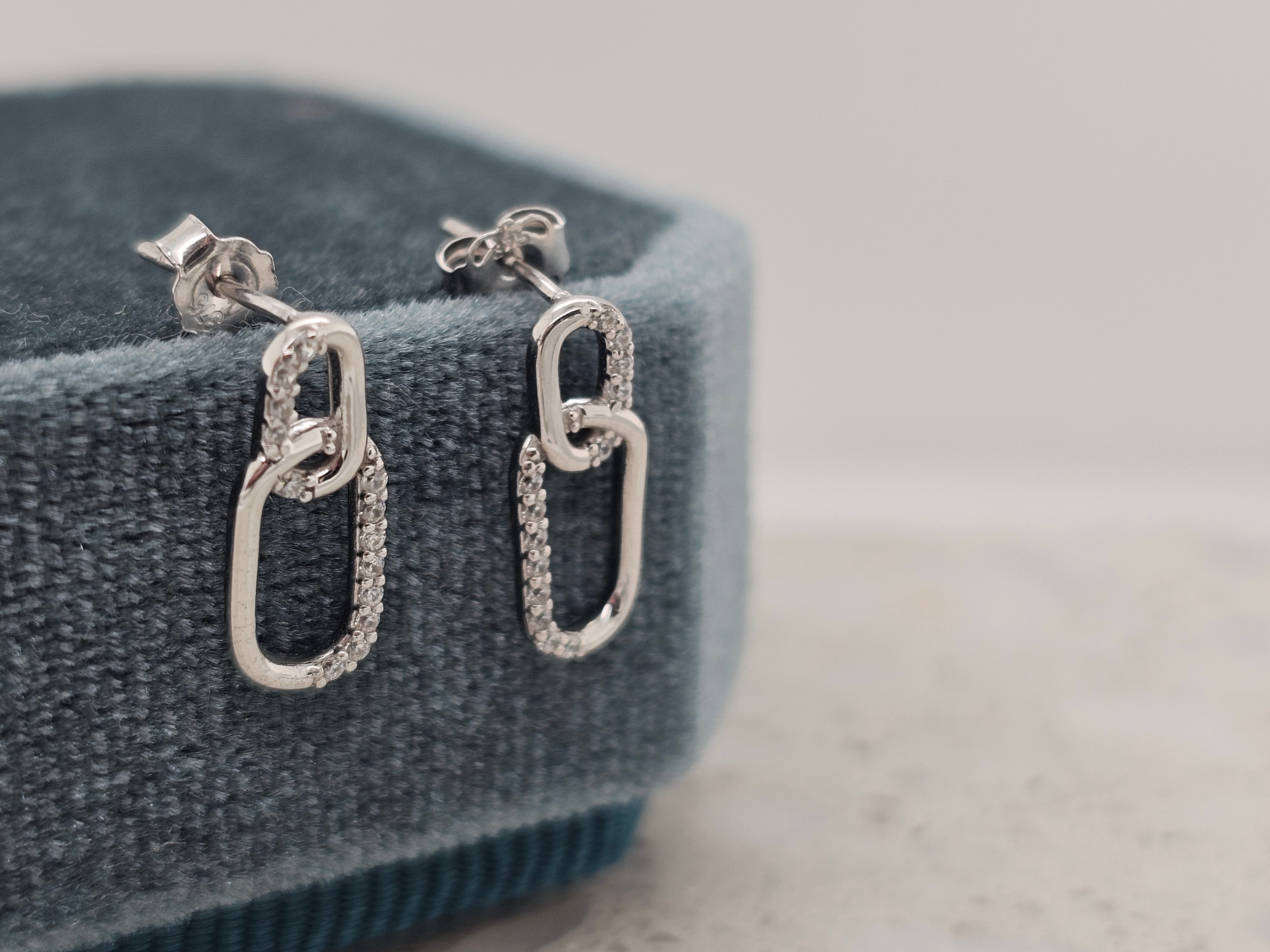 9ct white gold cubic zirconia paperclip studs