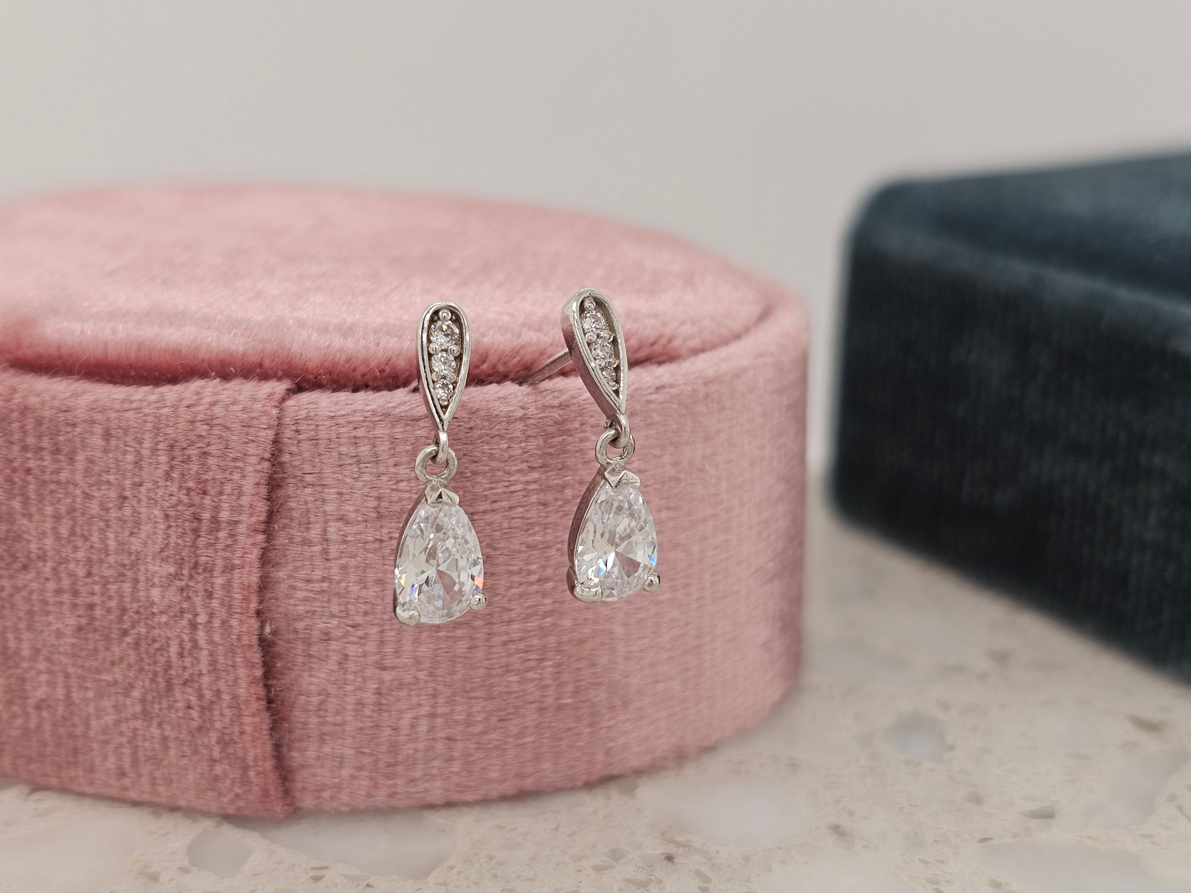 9ct white gold stone set drop earrings