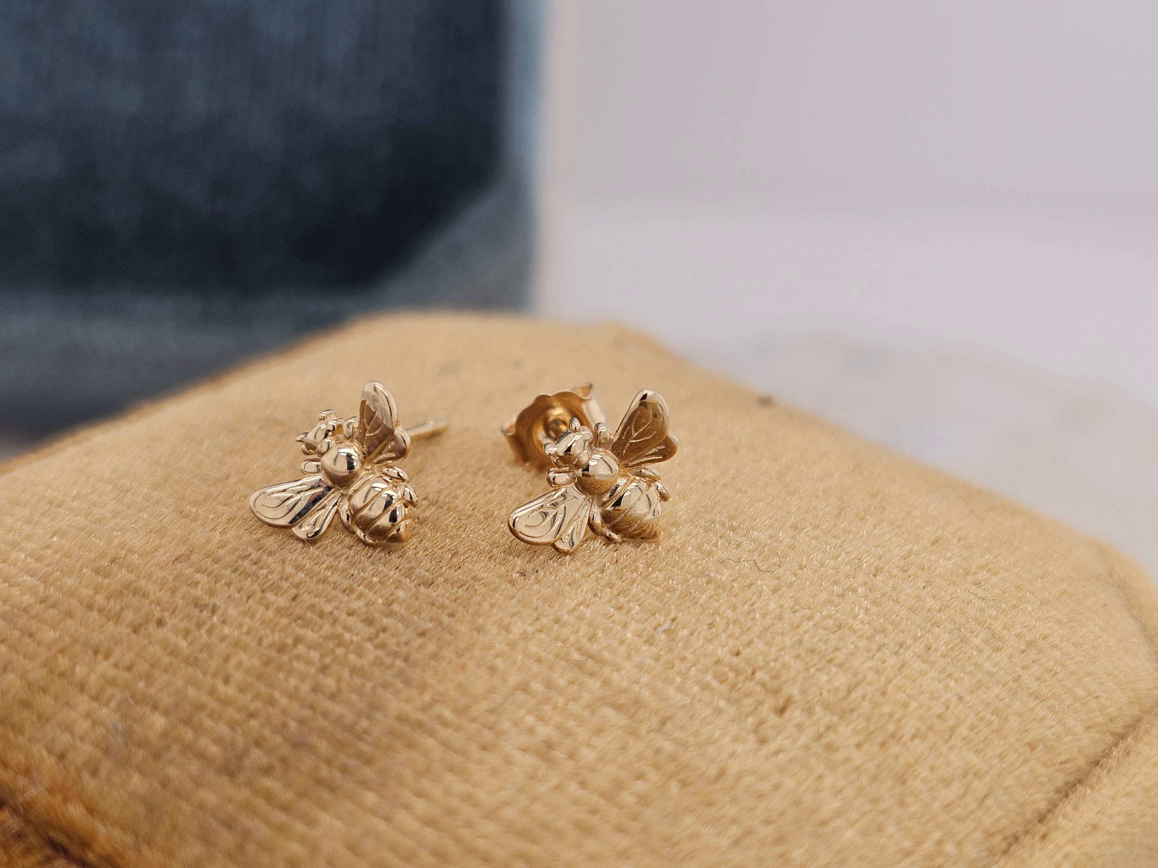 9ct yellow gold honey bee studs