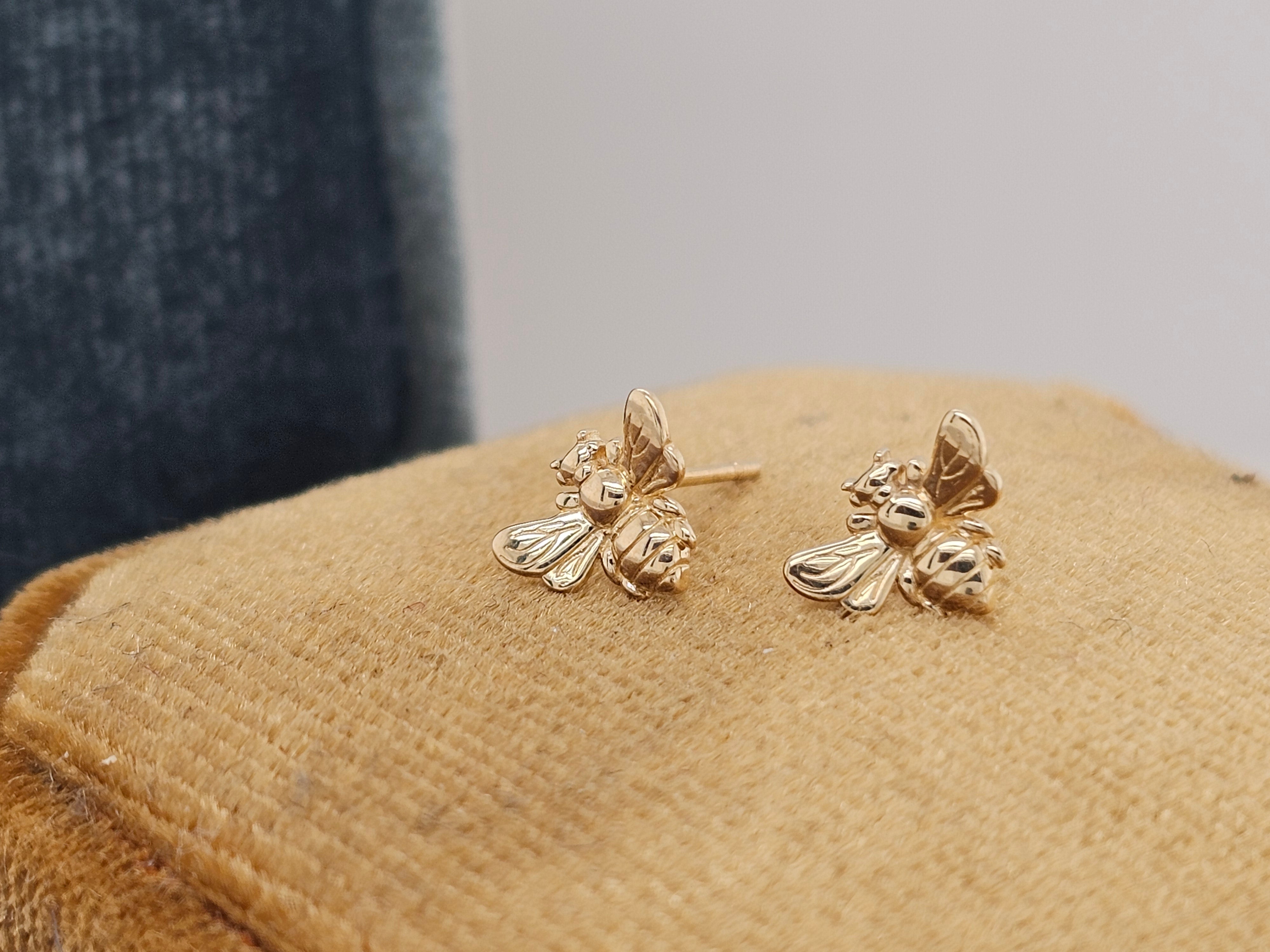9ct yellow gold honey bee studs