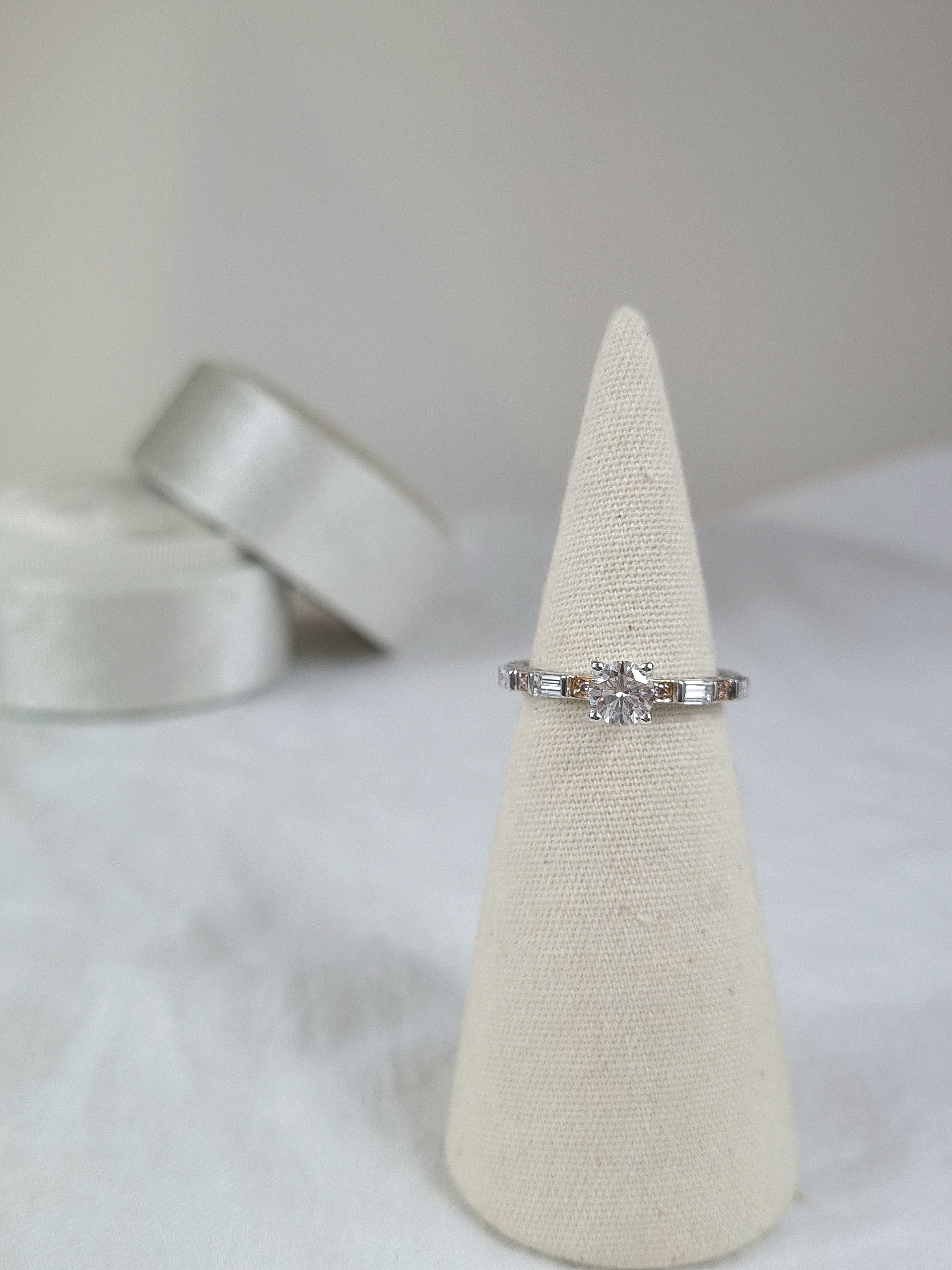 18ct Rose and White Gold 'Pink Caviar' Argyle Diamond ring, total 0.92ct