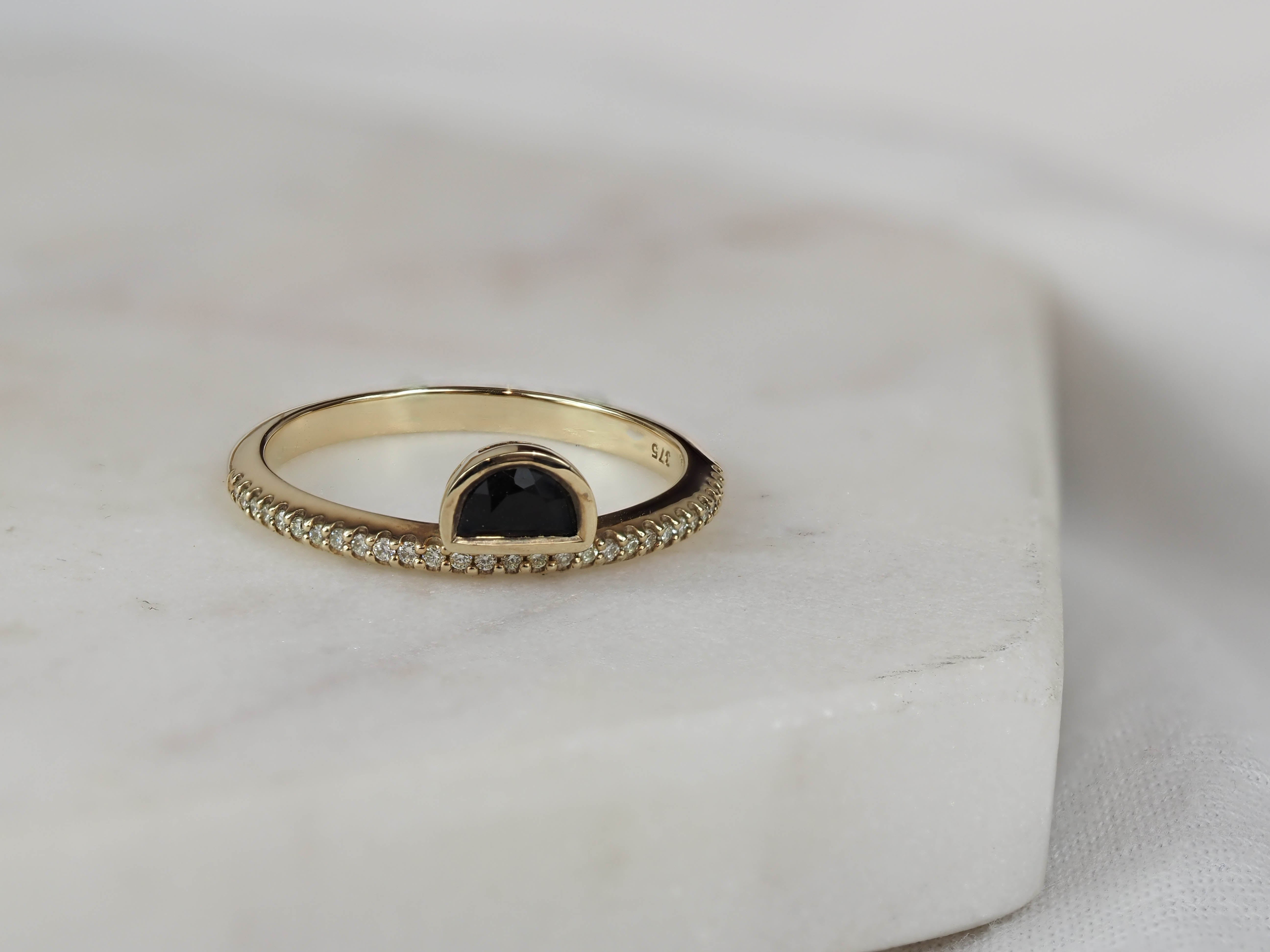 9ct Yellow Gold Onyx and Diamond Ring