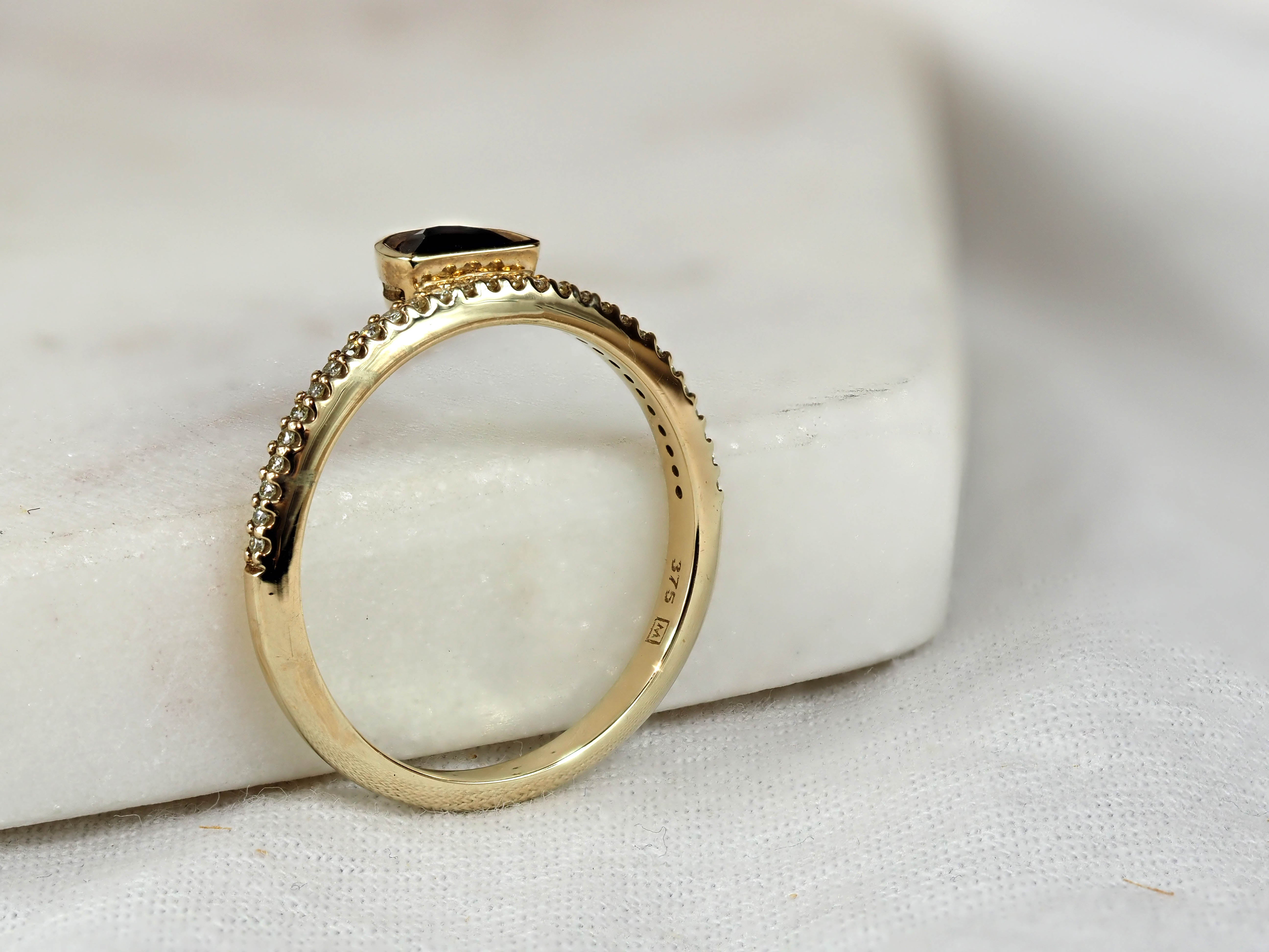 9ct Yellow Gold Onyx and Diamond Ring