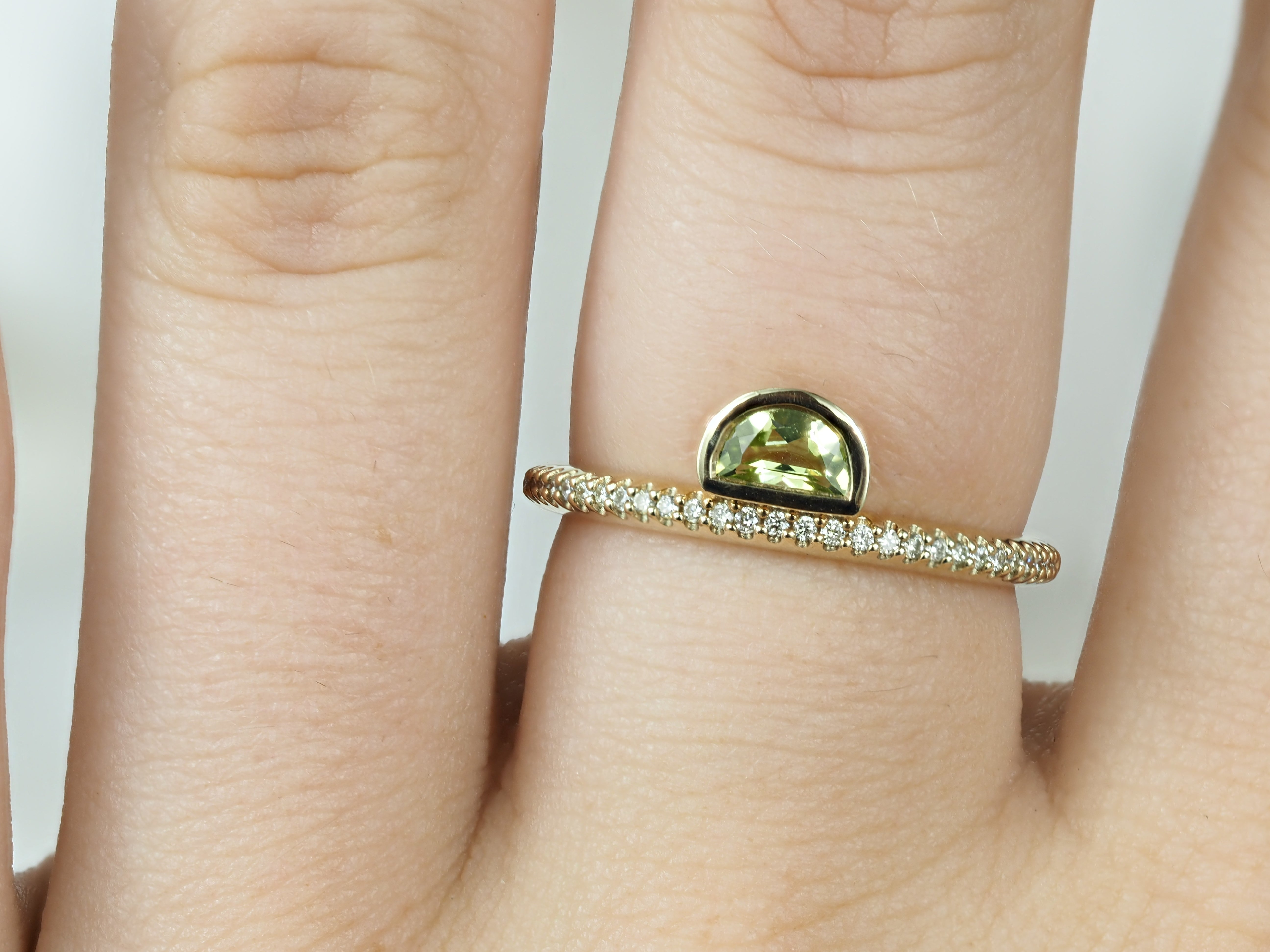 9ct Yellow Gold Peridot and Diamond Ring, 0.27ct centre