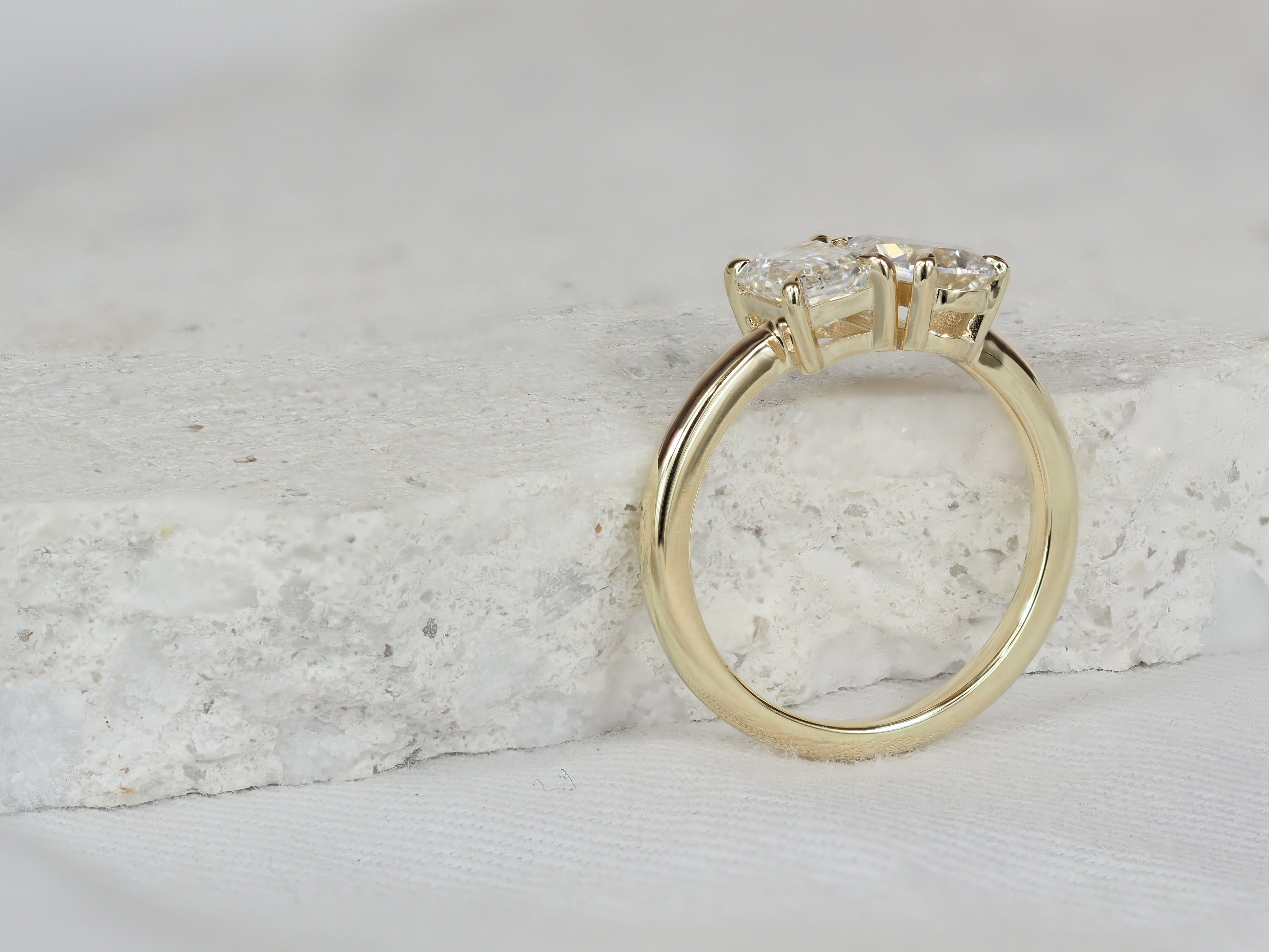 9ct Yellow Gold Toi et Moi Emerald and Pear cut Lab-Grown Diamond Ring, 2ct Total