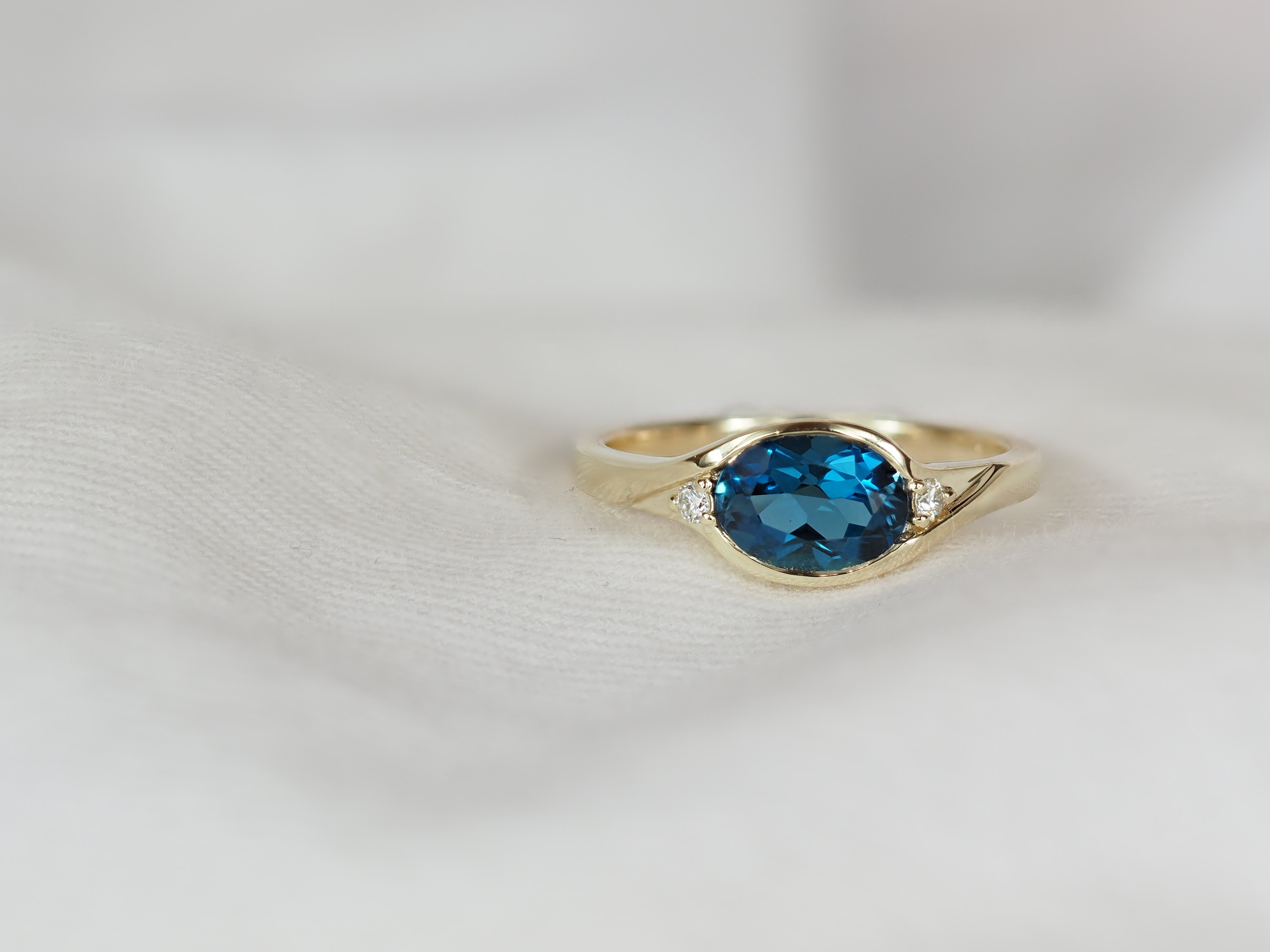 9ct Yellow Gold London Blue Topaz and Diamond Ring, 1.50ct Centre