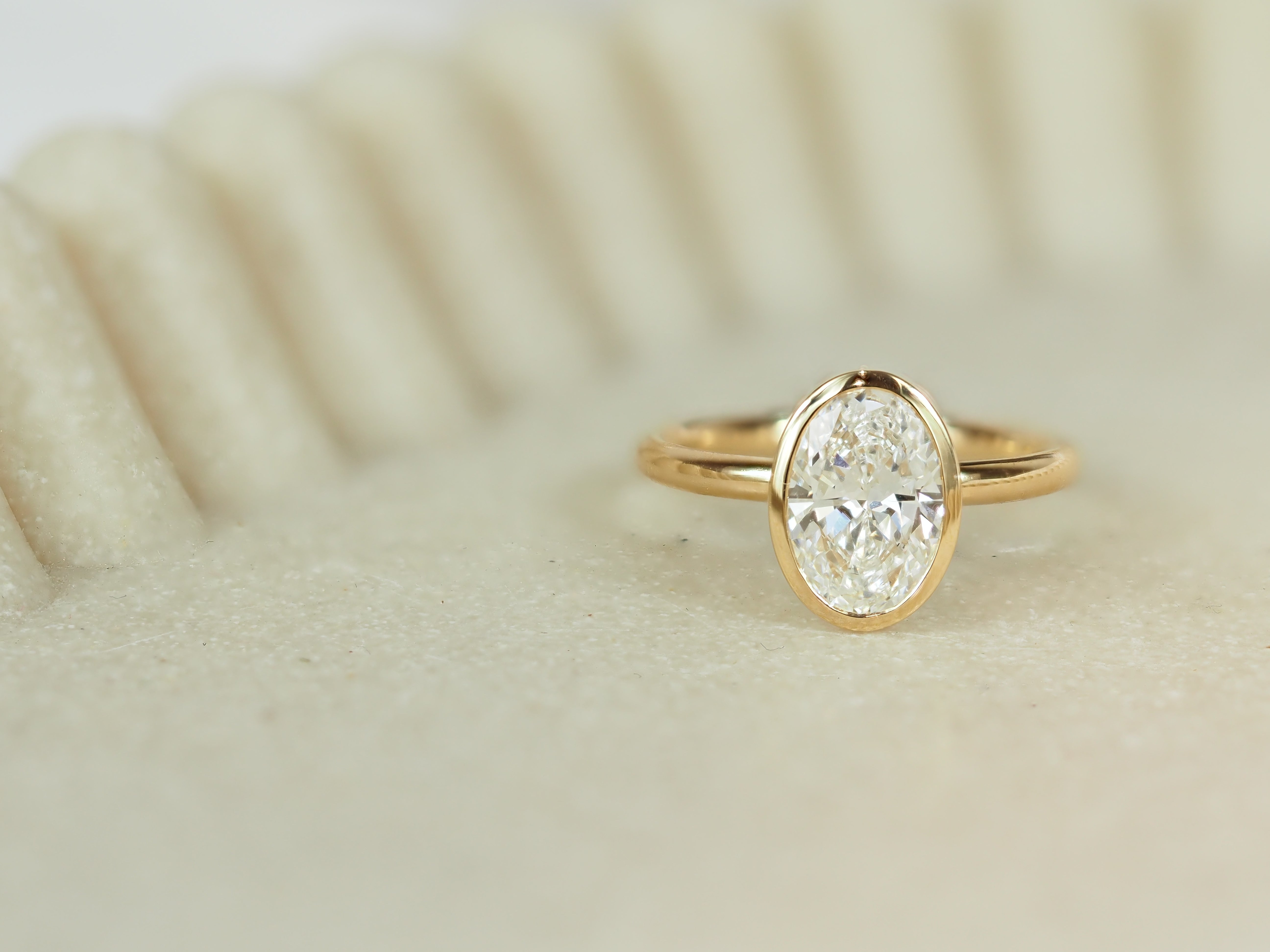 18ct Yellow Gold Oval cut Lab-Grown Diamond Engagement Ring, 2ct Total