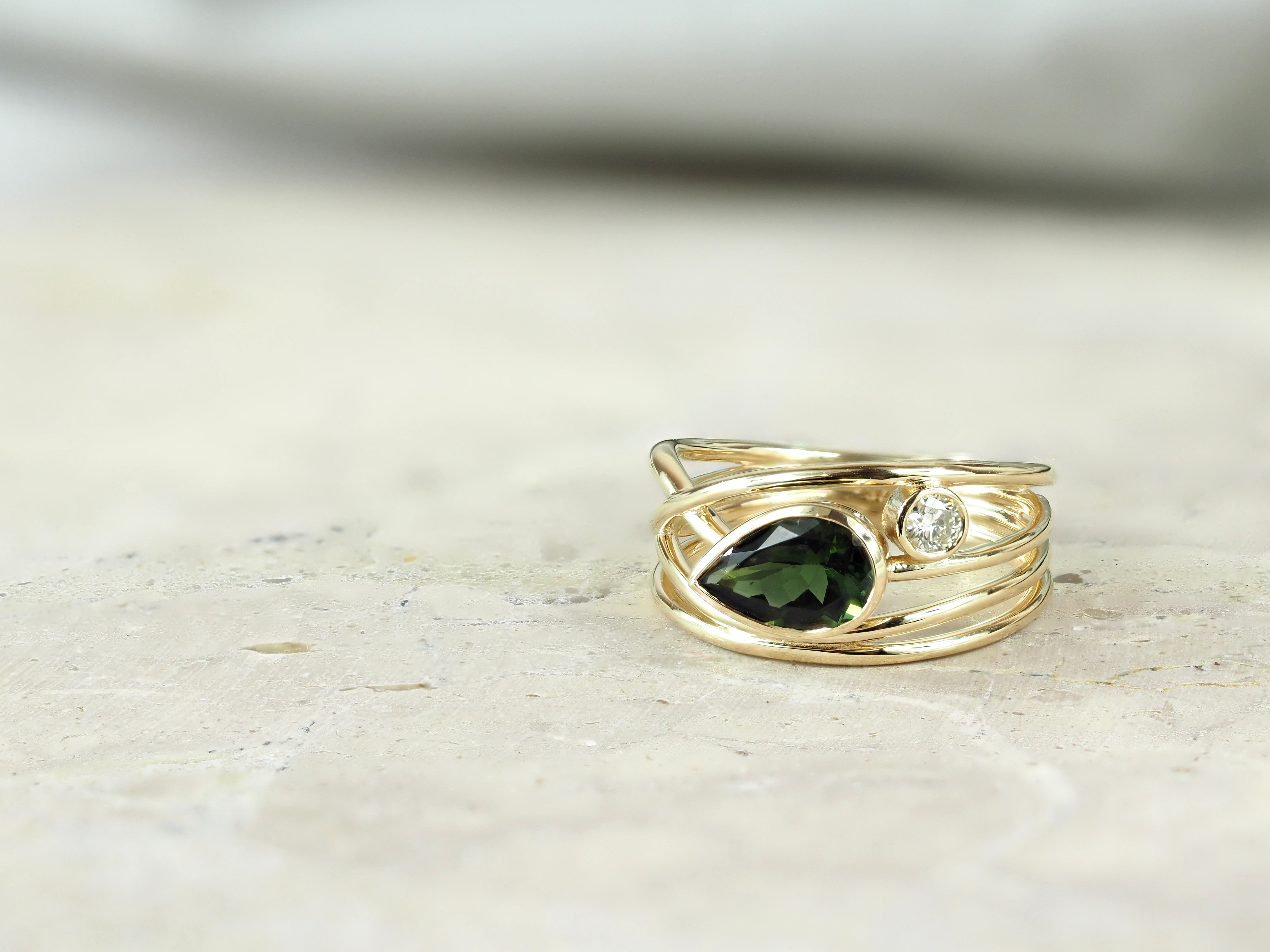 9ct Yellow Gold Green Tourmaline and Diamond Multi Wire Ring, 1.20ct Centre