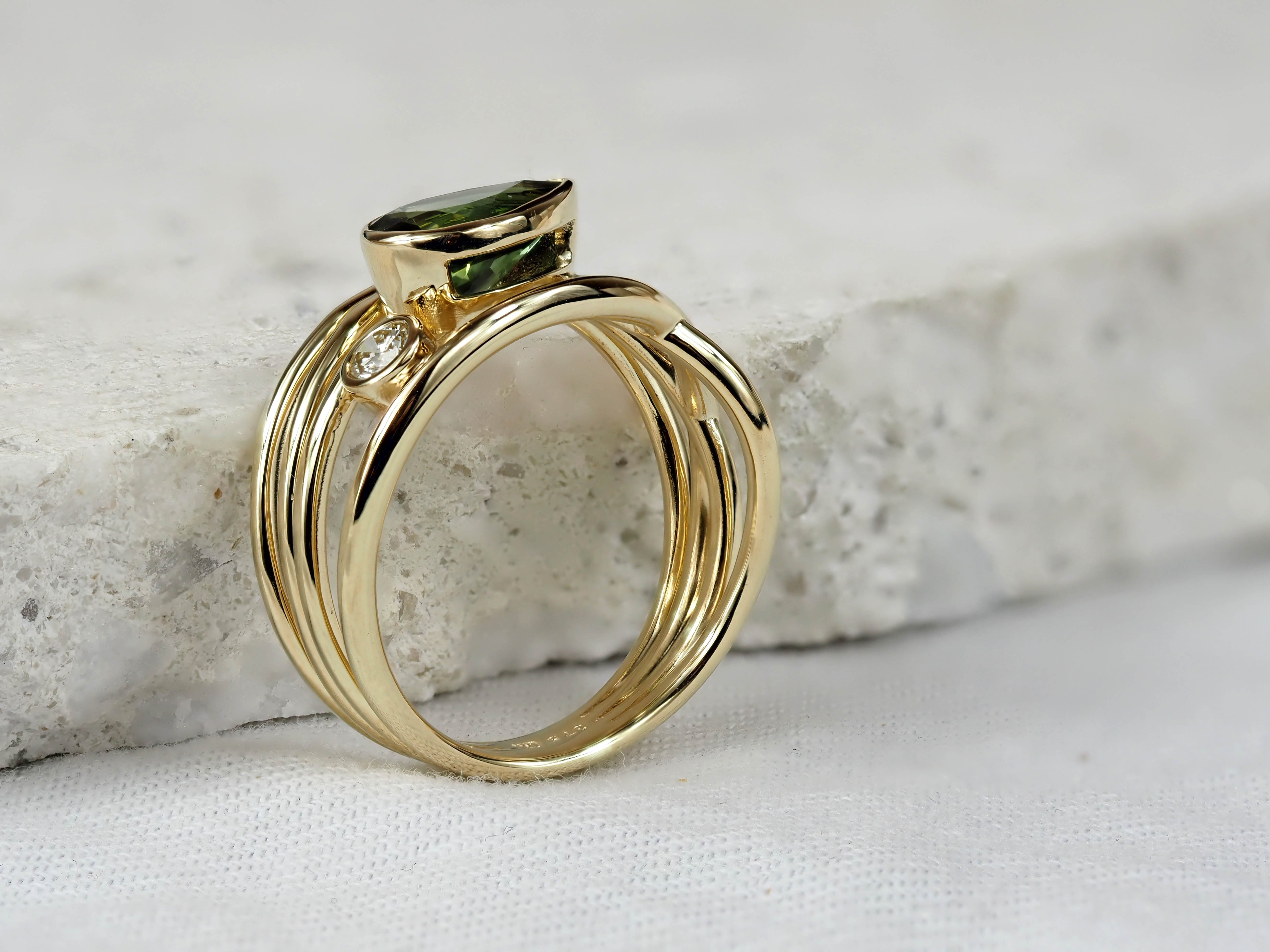 9ct Yellow Gold Green Tourmaline and Diamond Multi Wire Ring, 1.20ct Centre