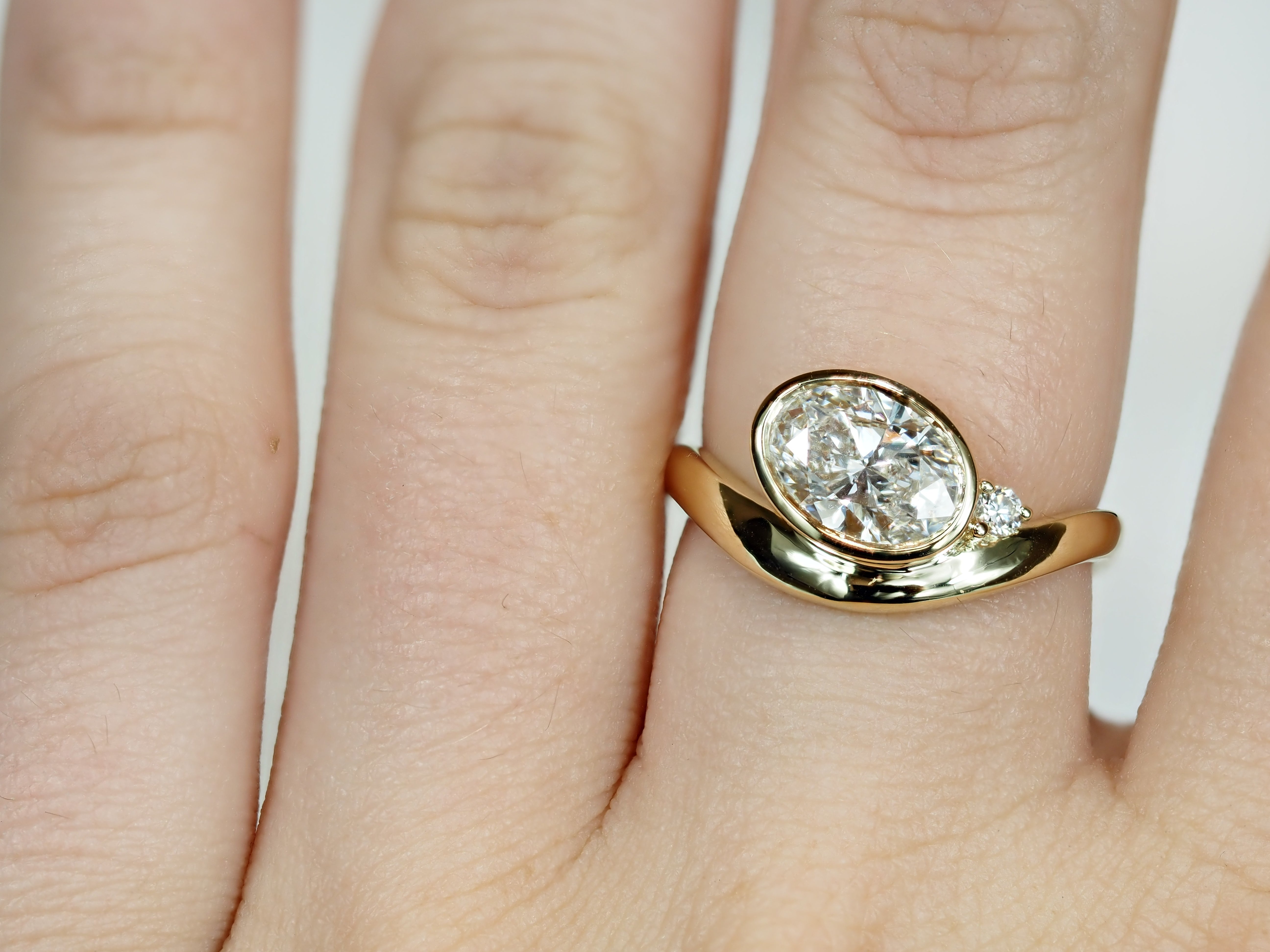 9ct Yellow Gold Lab-Grown Oval Cut Diamond Ring, 1.50ct Centre