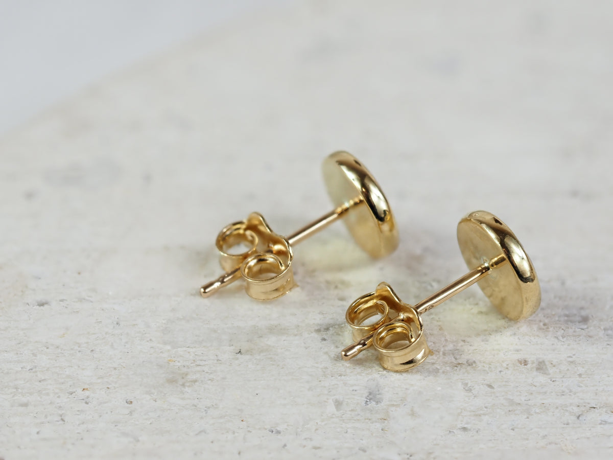 9ct Yellow Gold Mother Of Pearl Stud Earrings