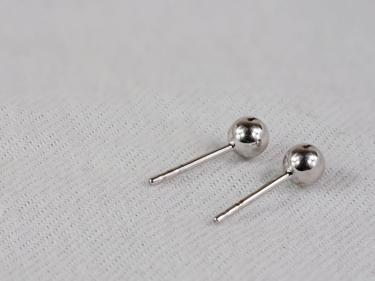 9ct White Gold 4mm Ball Stud Earrings