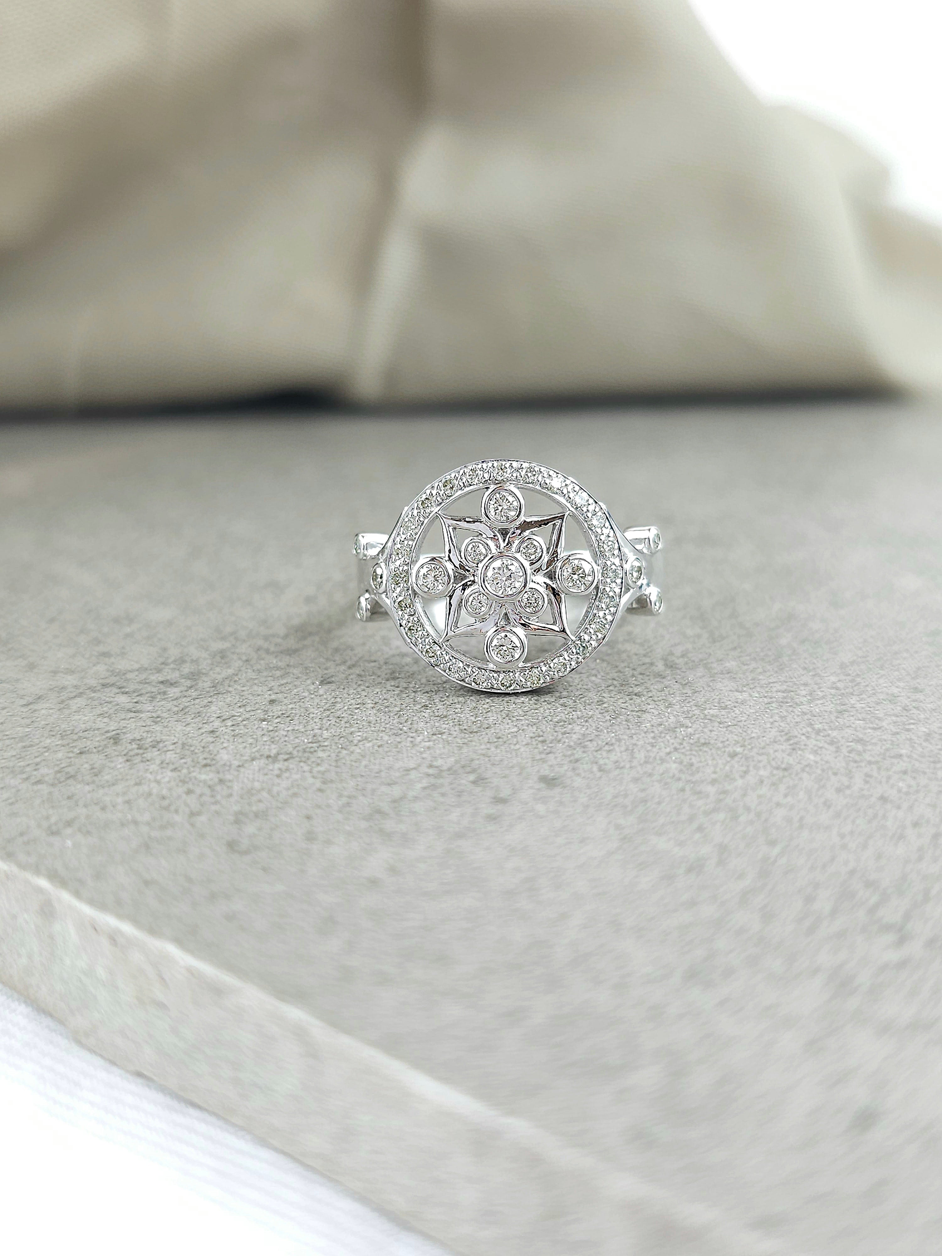 9ct White Gold Ornate filigree Diamond ring