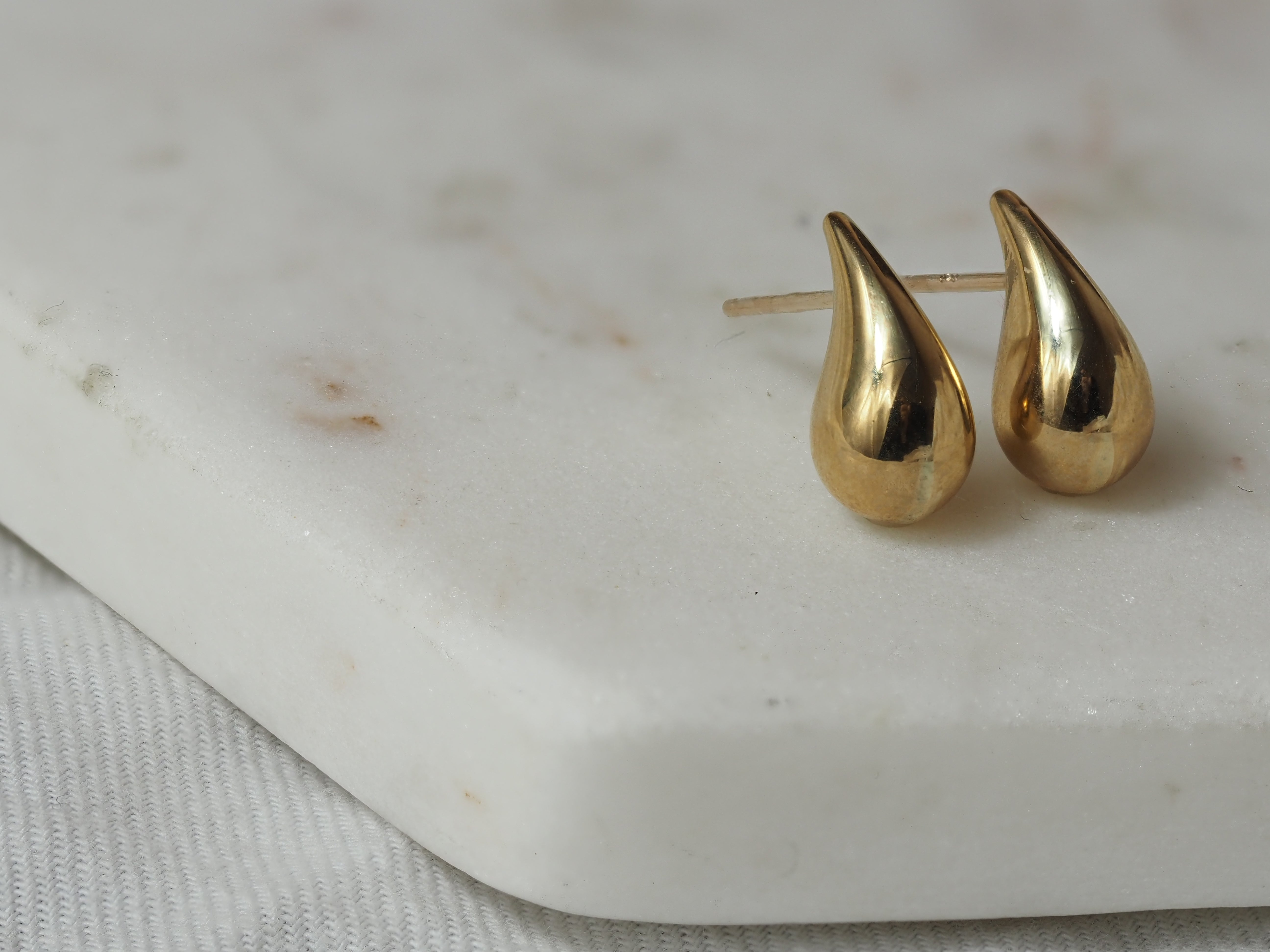 9ct Yellow Gold Tear Drop Stud Earrings