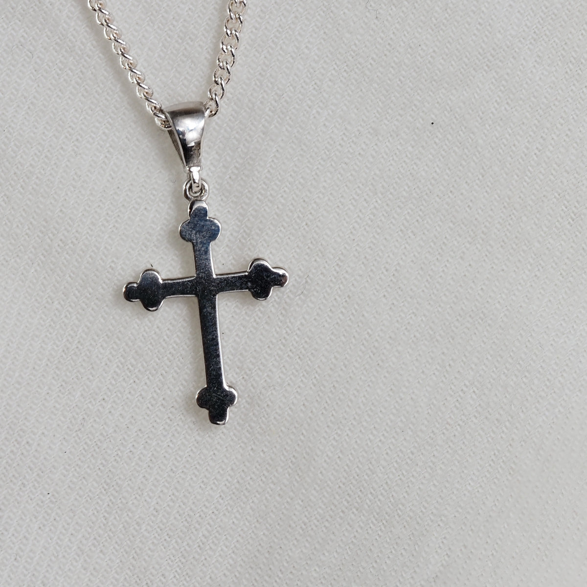 9ct White Gold Cross Pendant