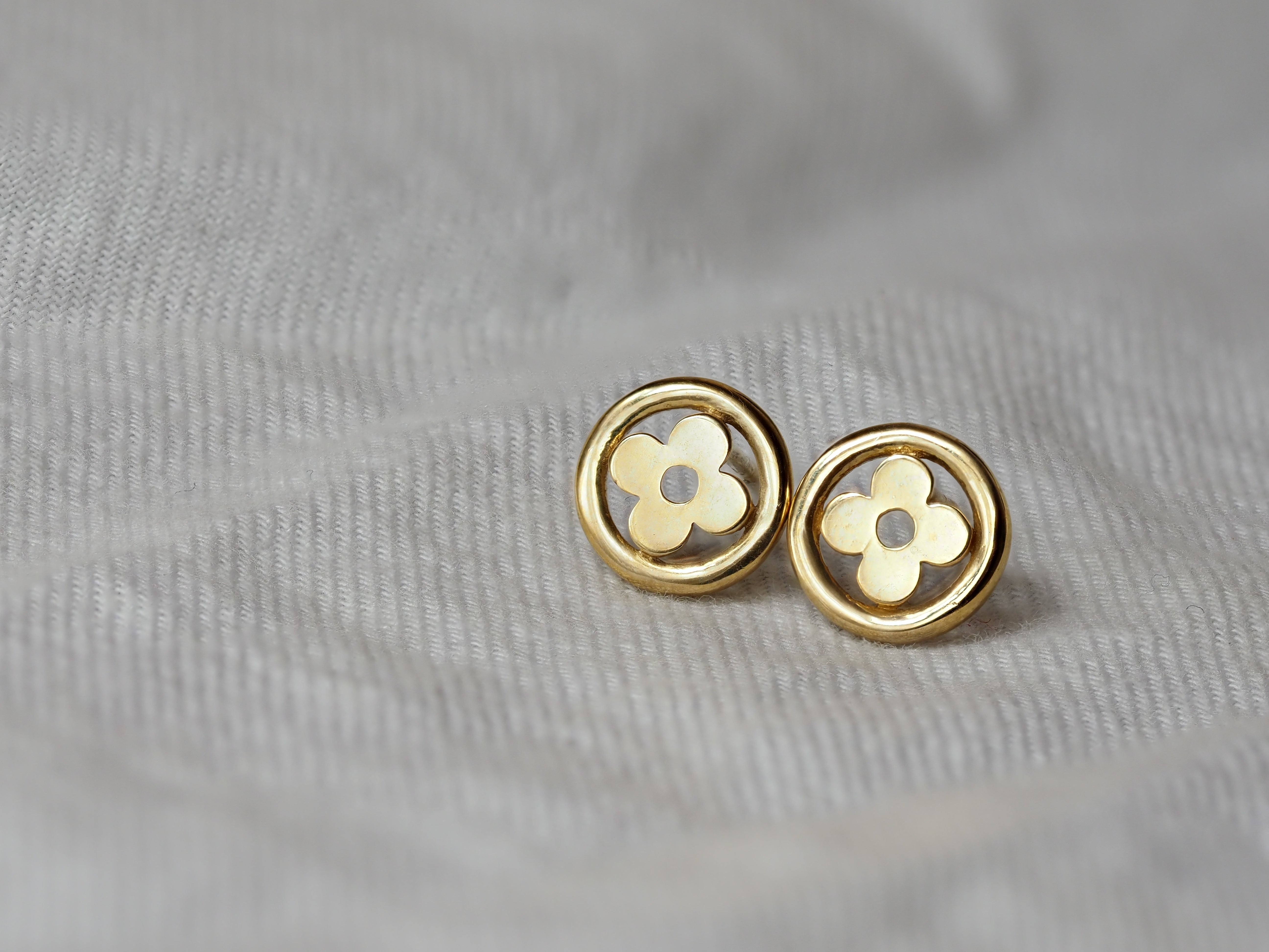 9ct Yellow Gold Circle Clover Stud Earrings