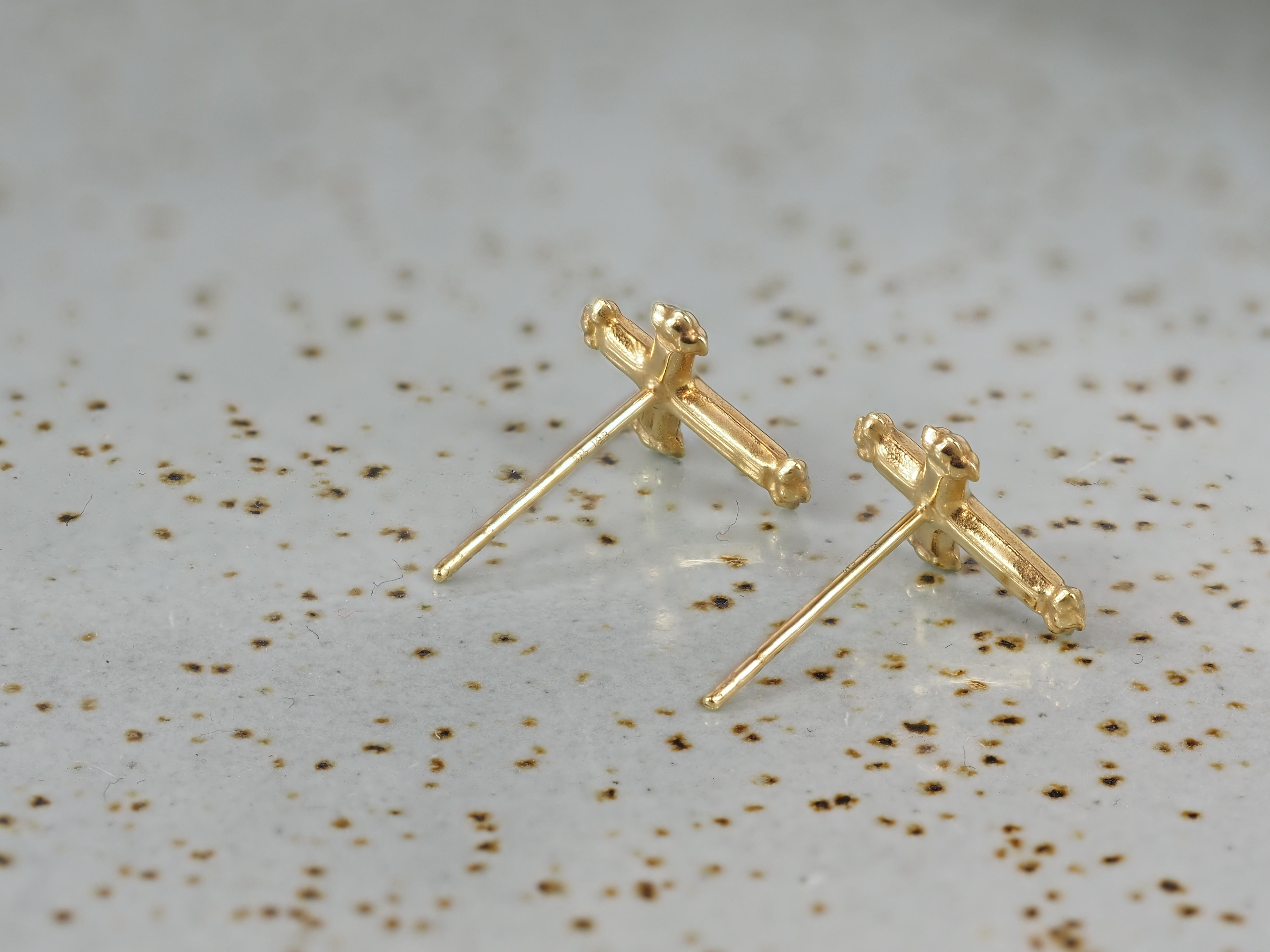 9ct Yellow Gold Cross Stud Earrings