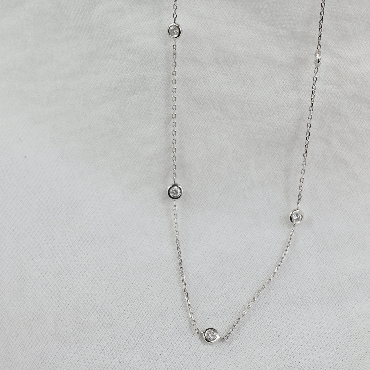 9ct White Gold Diamond Necklet, 50cm
