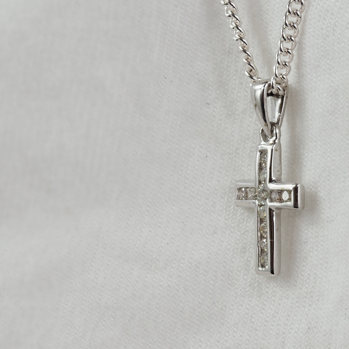 9ct White Gold Diamond Cross Pendant, 13mm