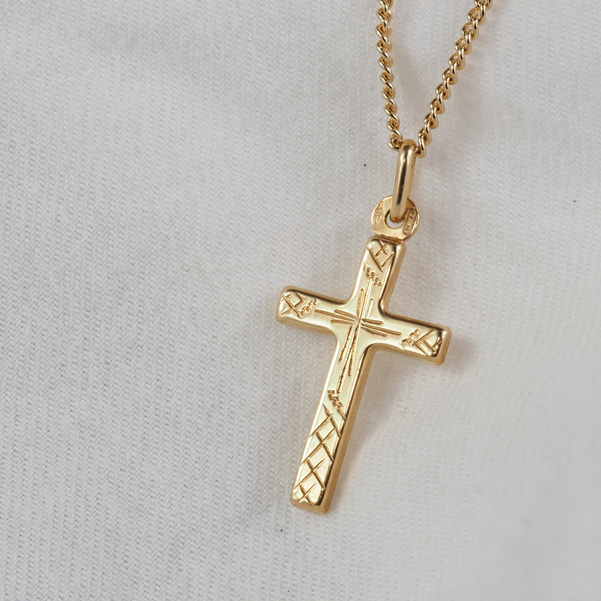 9ct Yellow Gold Engraved Cross