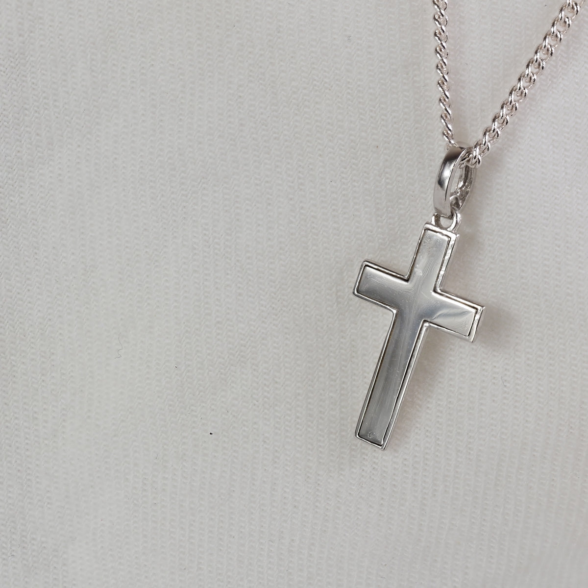 9ct White Gold Bevelled Edge Cross Pendant, 17mm