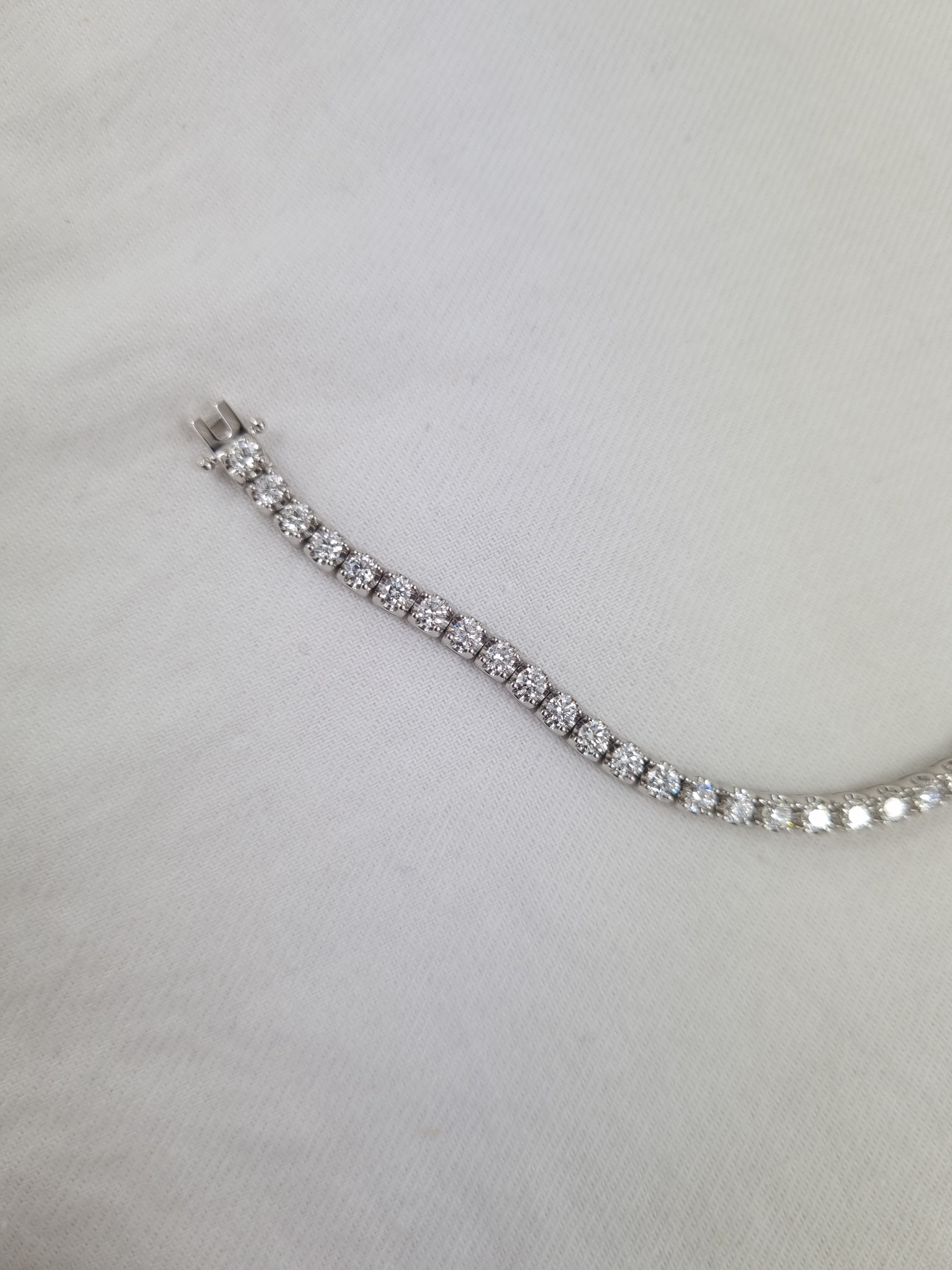 9ct White Gold Natural Diamond Tennis bracelet, 3ct total