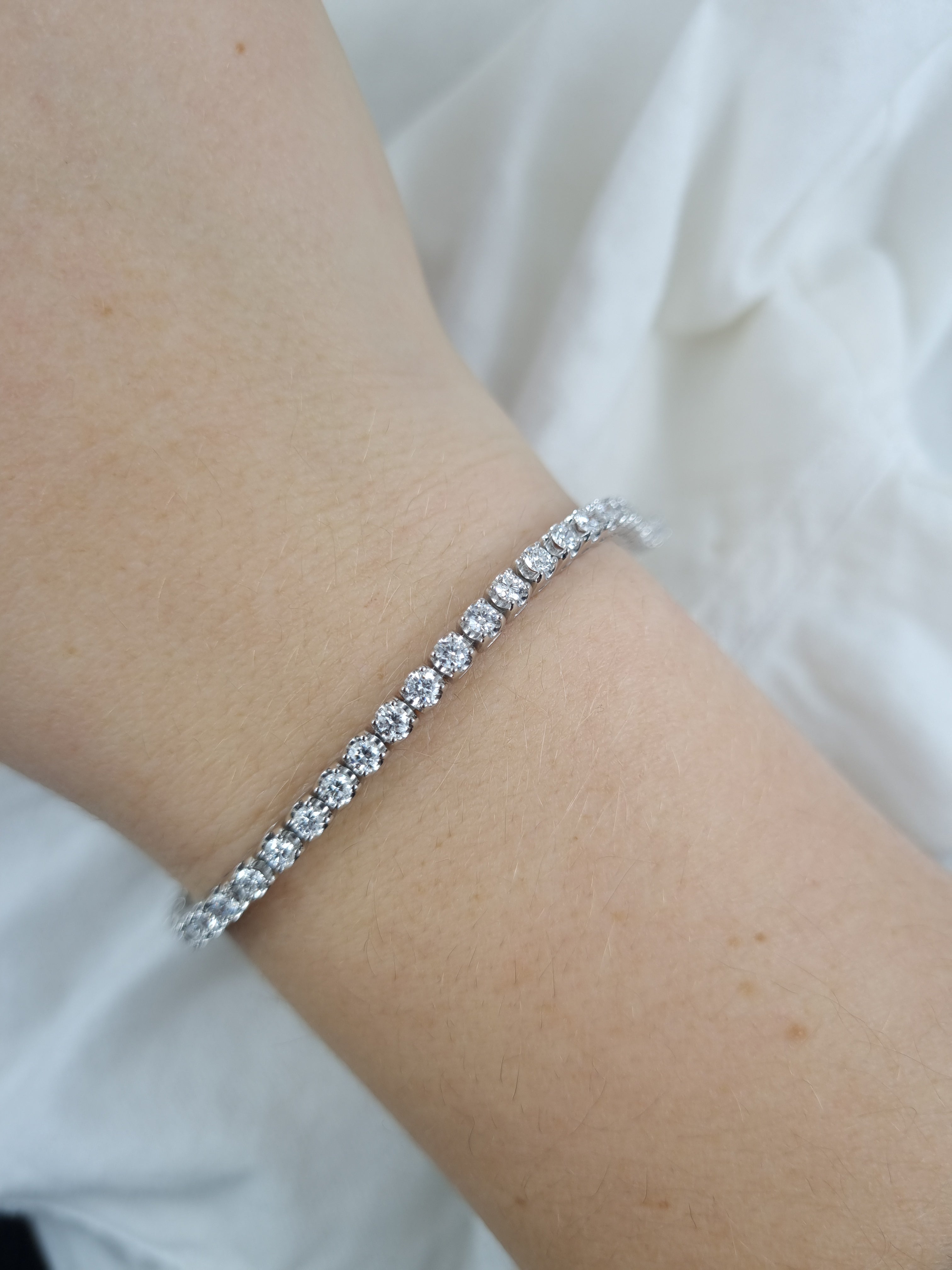 9ct White Gold Natural Diamond Tennis bracelet, 3ct total