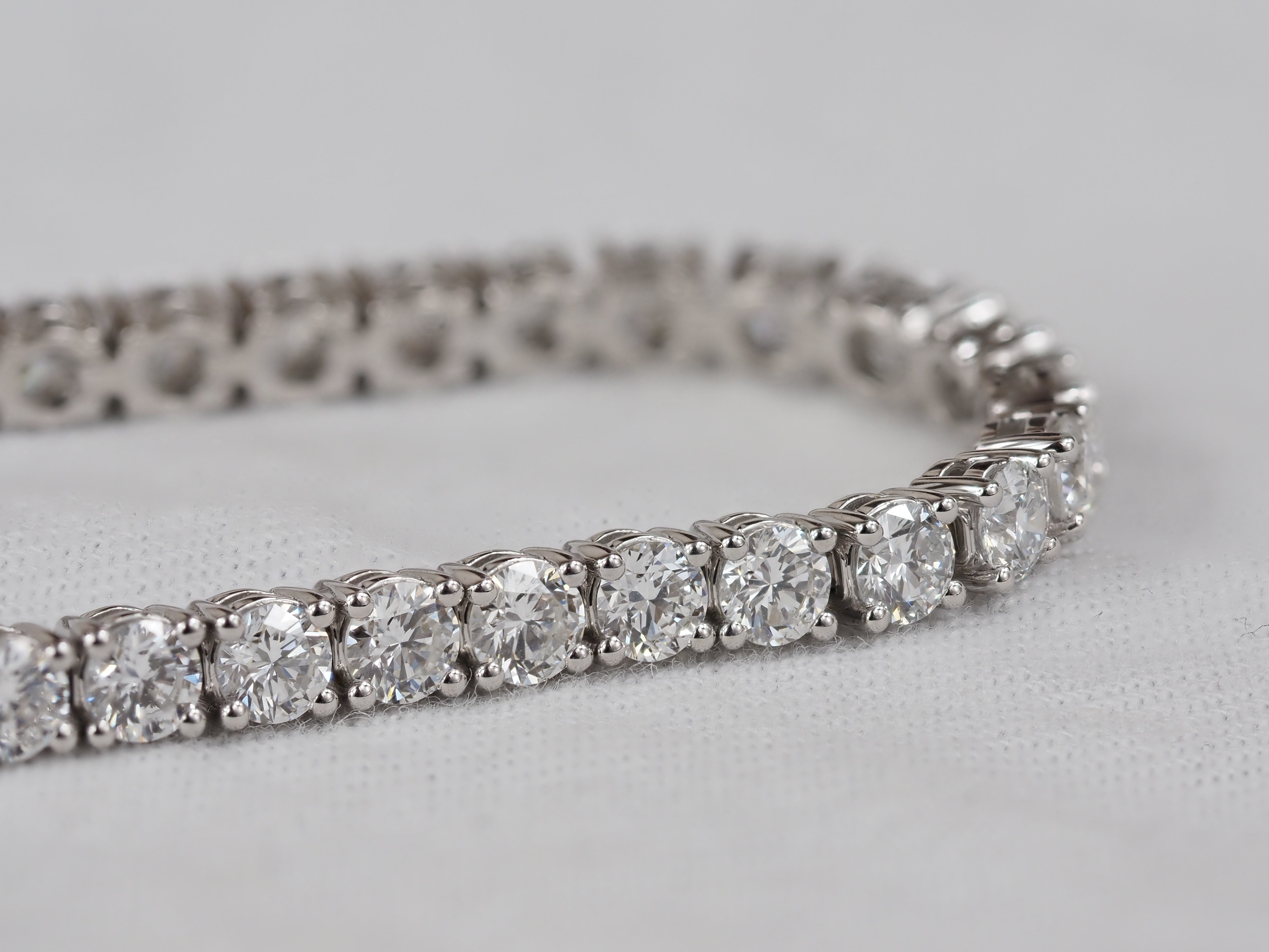 14ct White Gold Lab-Grown Diamond Tennis Bracelet, 7.02ct Total