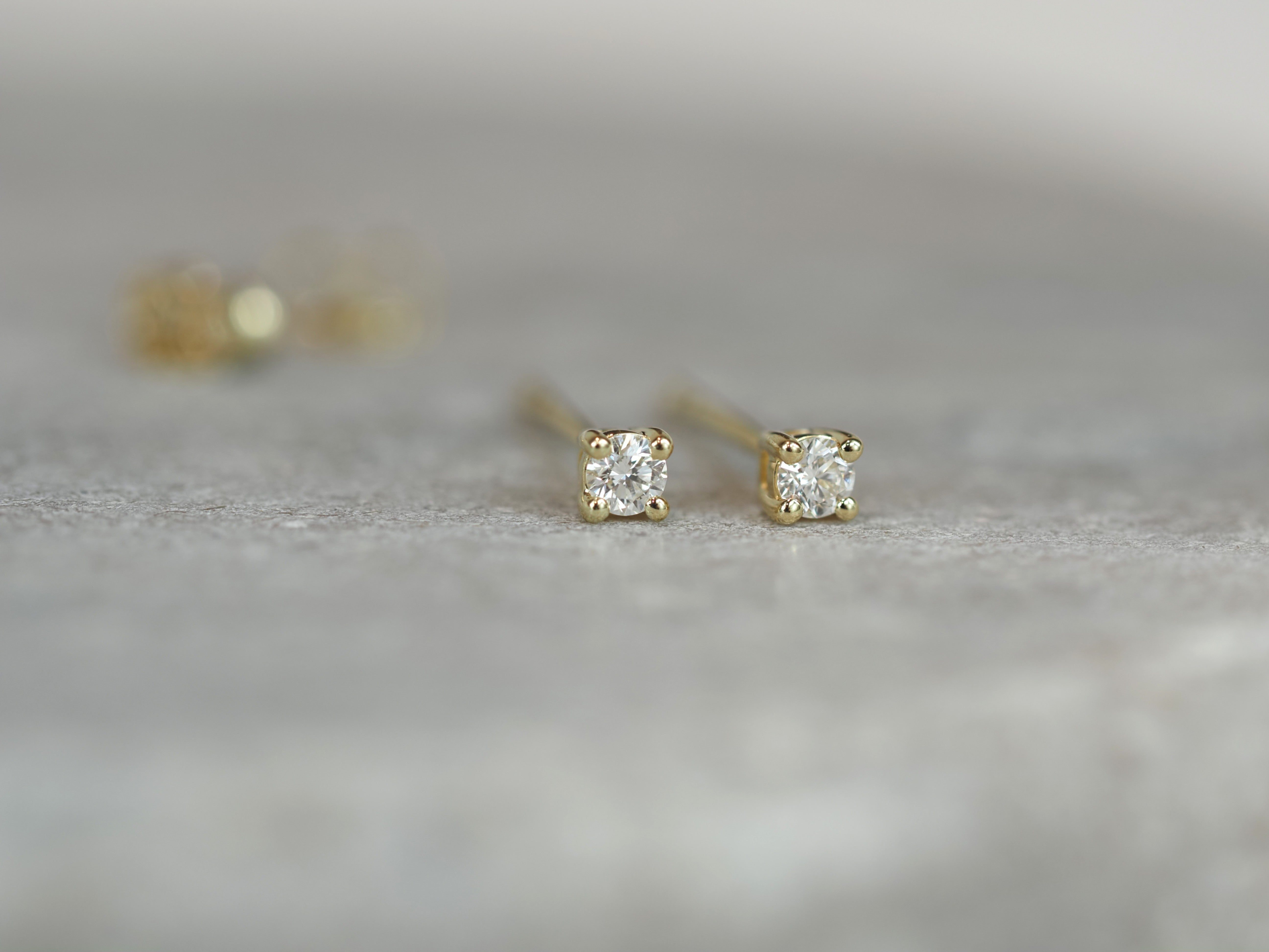 9ct Yellow Gold 0.10Ct Diamond Stud Earrings