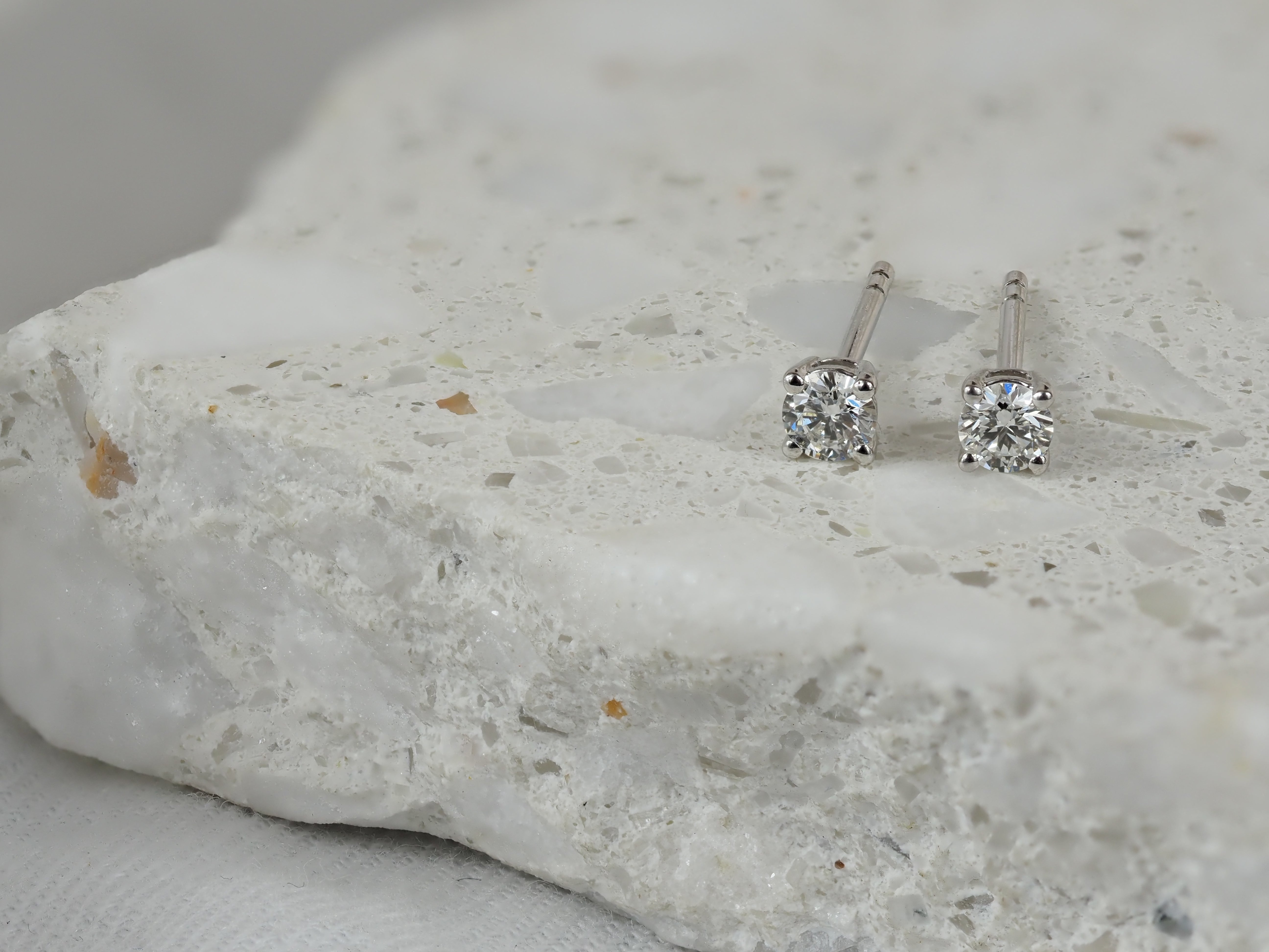9ct White Gold 0.20Ct Diamond Stud Earrings