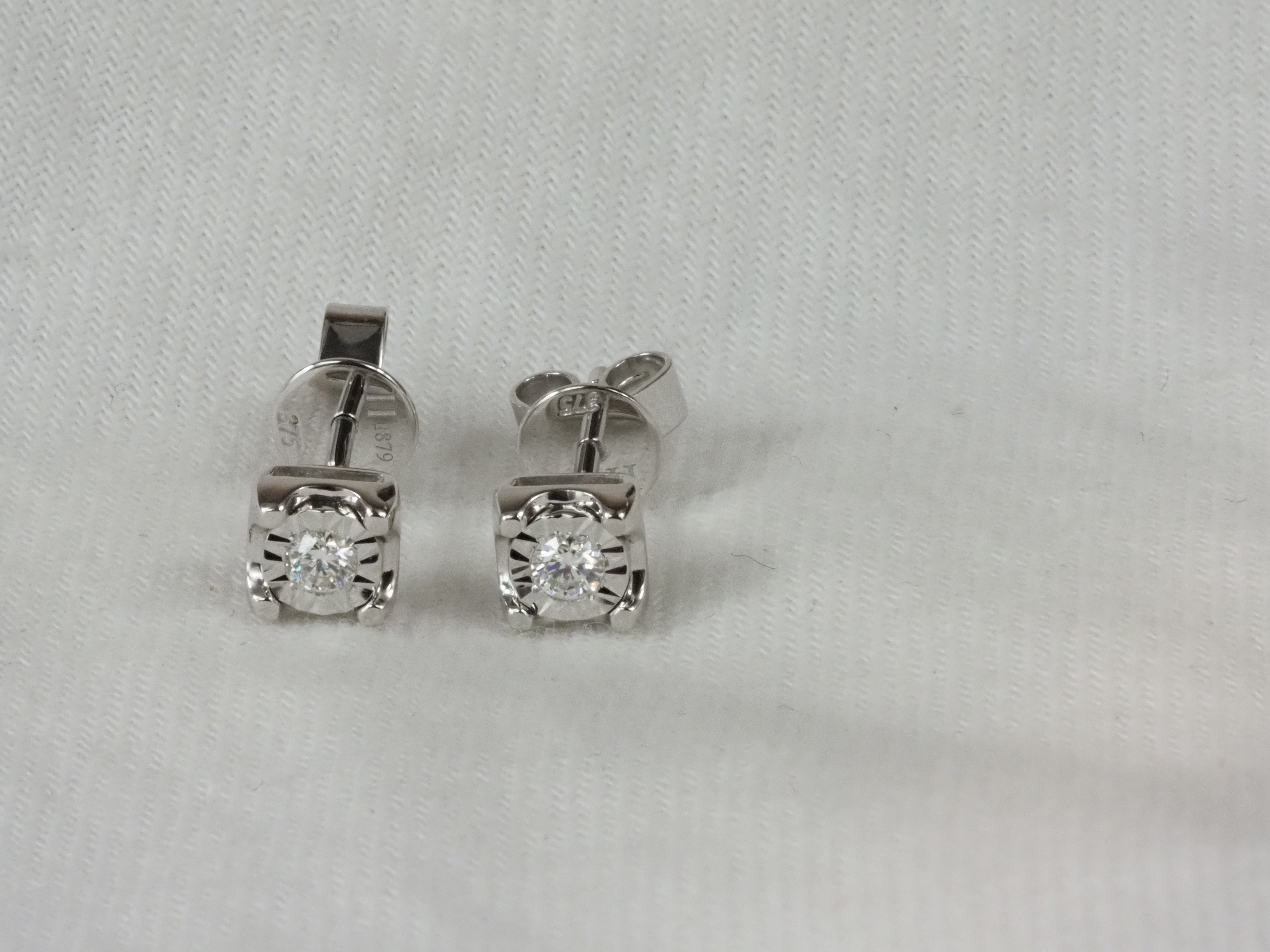 9ct White Gold 0.10Ct Diamond Stud Earrings